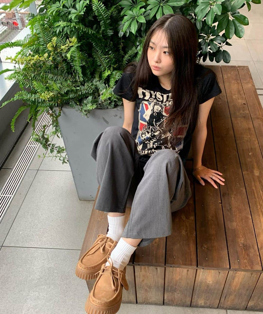 平野沙羅さんのインスタグラム写真 - (平野沙羅Instagram)「足元かわいいと元気でる🌿🤍  #clarks #クラークス #torhill @clarksshoes」6月11日 19時03分 - sara_hirano