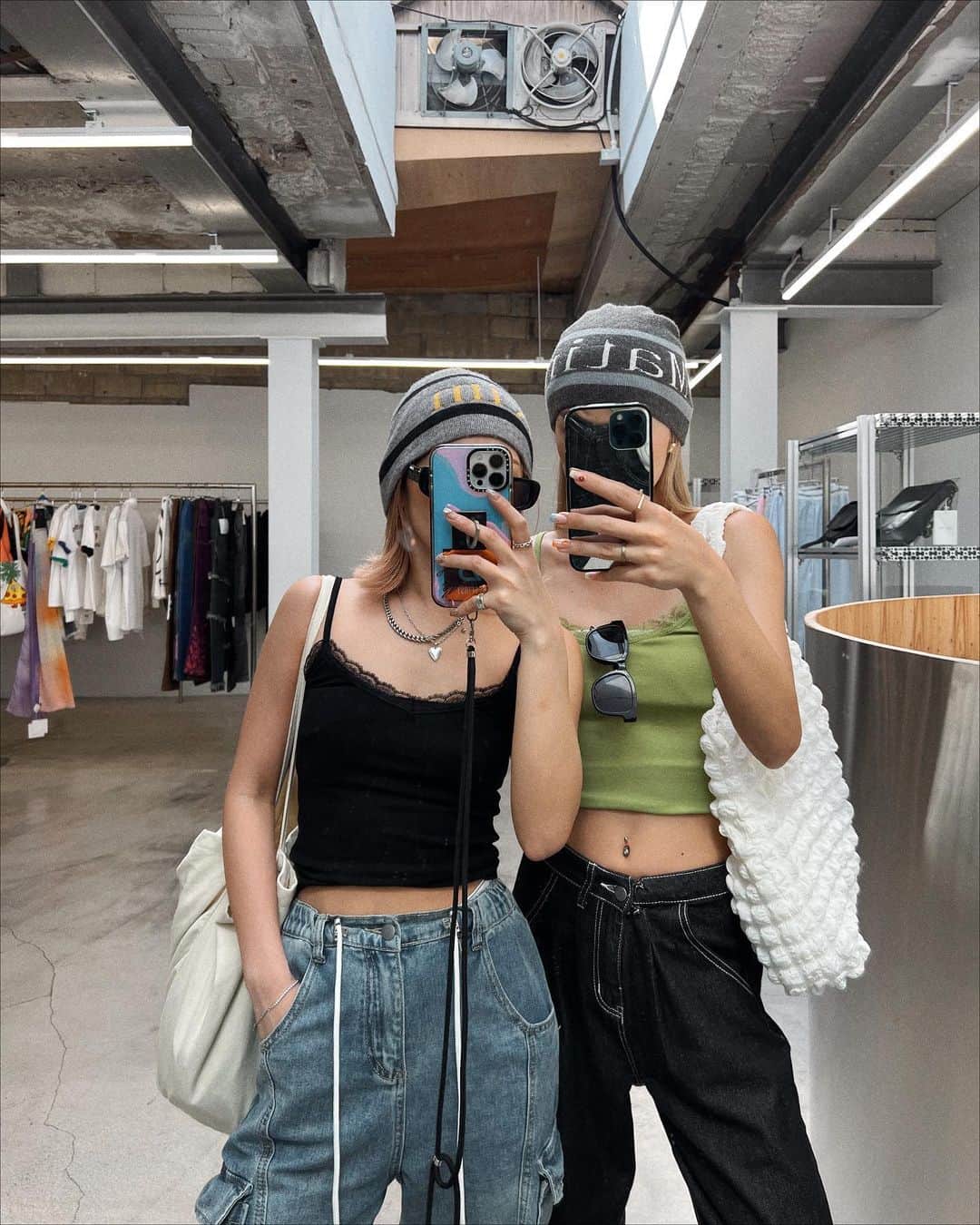 のインスタグラム：「. 明後日からまた2人で海外なんだけど どこいくとおもう〜😙💚？w たぶんだれも当たらなさそう。わら 知ってる人は🤫w  #korea#koreatravel#koreanfashion#韓国#韓国旅行#韓国ファッション#韓国コーデ#海外#海外旅行#海外ファッション#海外コーデ#海外ガール#女子旅#韓国旅#タビジョ#プチプラコーデ#y2kファッション#y2k#y2kfashion #여행#패션#여행기록#데일리룩」