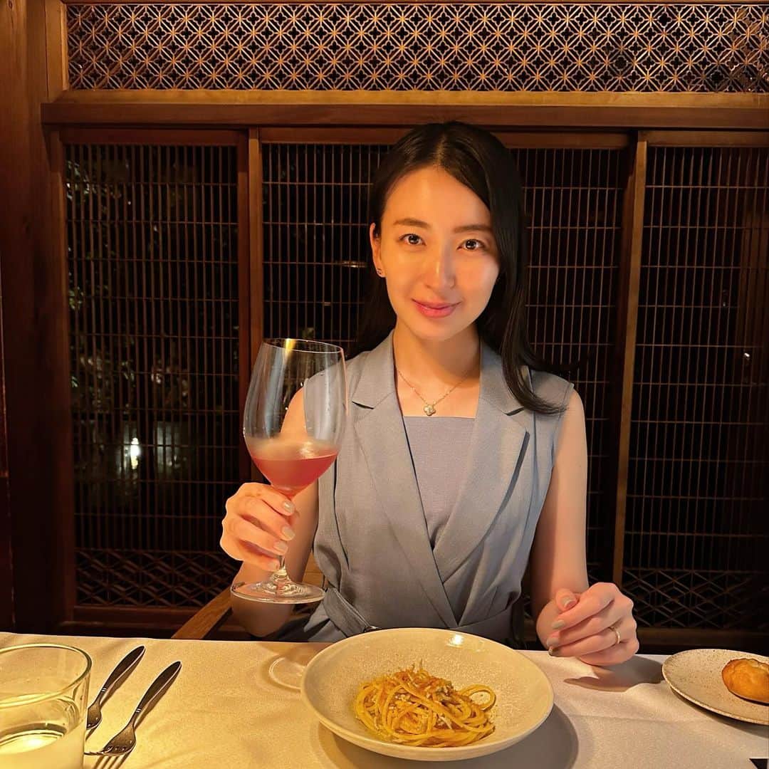 岩間恵のインスタグラム：「何を食べても美味しかったイタリアン🍽🇮🇹  宿泊以外でも予約できるみたいなので お近くの方は本当におすすめ💓遠くの方は是非宿泊で♡   @loquat_nishiizu  #夫婦旅行 #西伊豆グルメ」