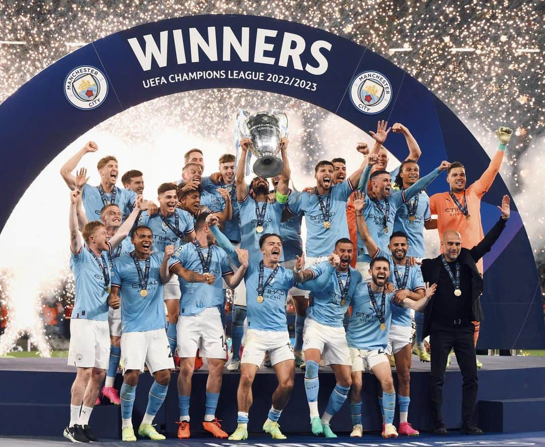 ナタン・アケさんのインスタグラム写真 - (ナタン・アケInstagram)「TREBLE WINNERS 🏆🏆🏆 @mancity 😍」6月11日 19時15分 - nathanake