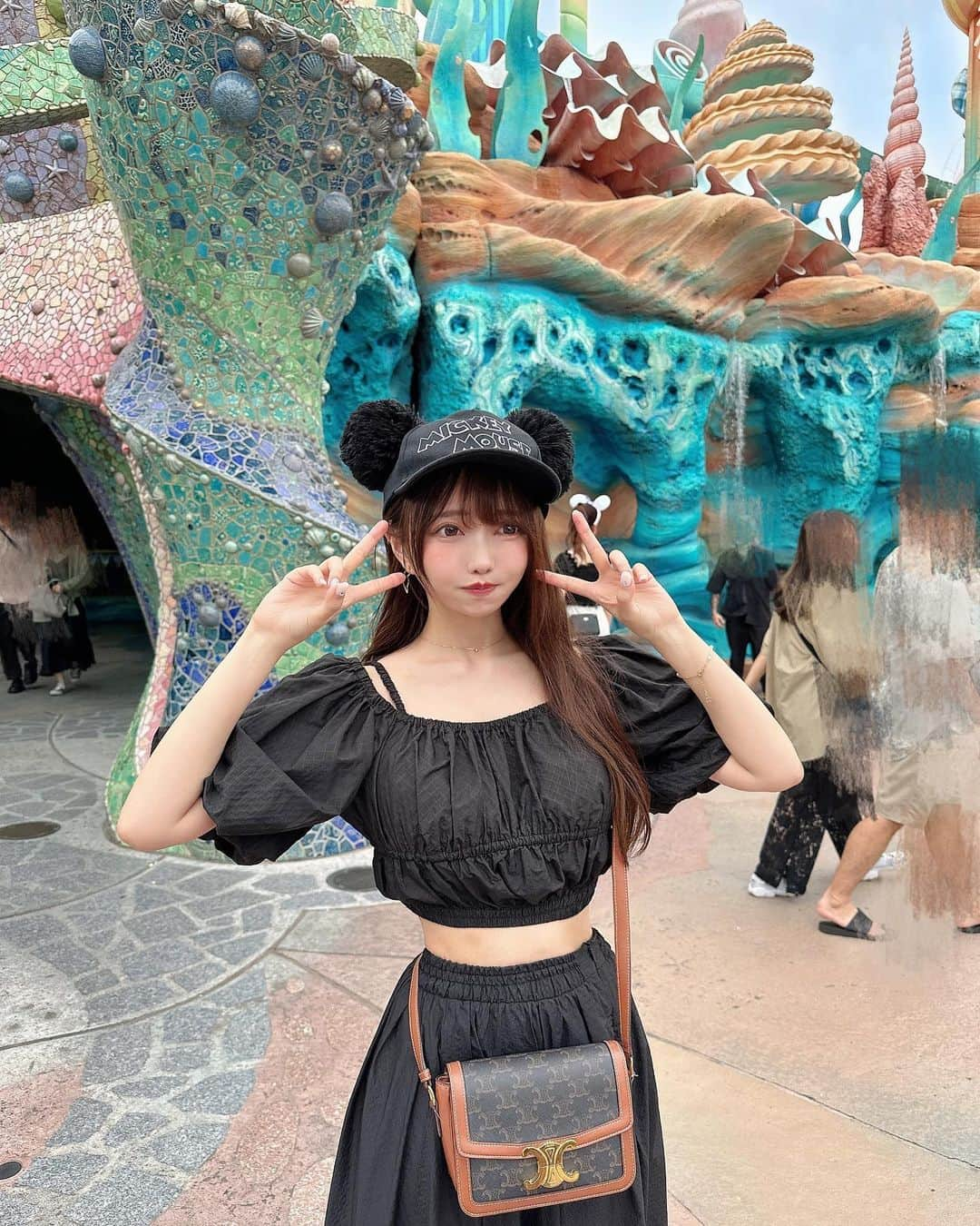 遠藤 玲奈 /endo renaさんのインスタグラム写真 - (遠藤 玲奈 /endo renaInstagram)「🖤🖤🖤🏰 ディズニーシー✌︎( ᴖ ·̫ ᴖ )✌︎ 40周年パレードかわいかった .」6月11日 19時18分 - r_m.0115