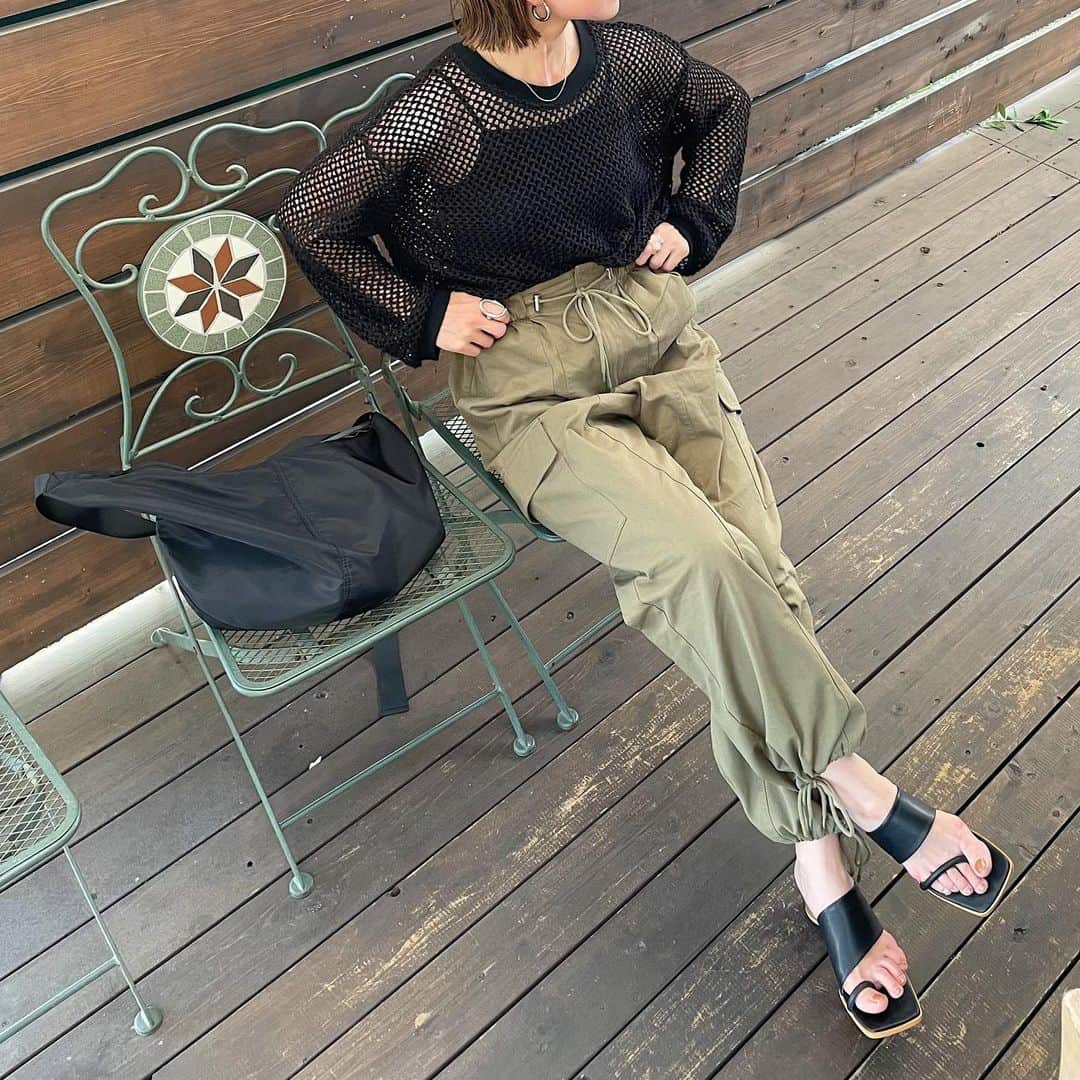 akko0718のインスタグラム：「6月11日(日)  @grl_official のカーゴパンツいっぱい種類あってどれもこれもかわいー🙈💓  ナイロンタイプのカーゴパンツも頼んだから届くの楽しみ🥹 . . #partegram #grl購入品 #grlコーデ #grl #グレイル #グレイル購入品 #グレイルコーデ #カーゴパンツ #メッシュトップス #sheinコーデ #おちびコーデ #低身長コーデ #平均身長コーデ #155cmコーデ #155cm #イエベ春 #イエベ春コーデ #骨格ナチュラル #骨格ナチュラルコーデ #大人カジュアル #アースカラーコーデ #シンプルコーデ」