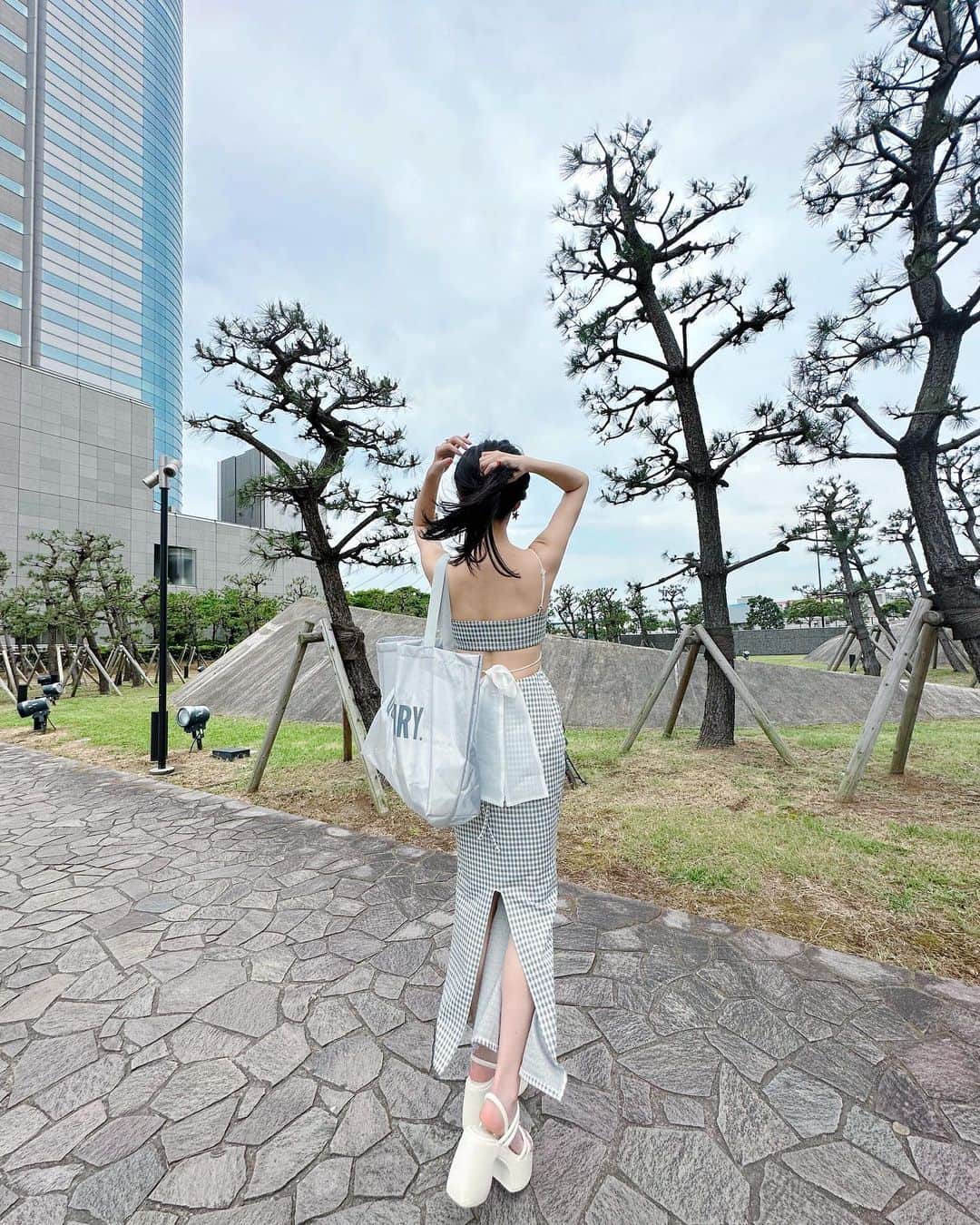 休井美郷さんのインスタグラム写真 - (休井美郷Instagram)「30超えて低気圧かんじるようになった。☁️  同じ人いる？  楽しいと低気圧さえも忘れる素敵な脳みそでよかった。🤣🌷  ･ 遂にあした手術だ……！」6月11日 19時35分 - kyuui_misato