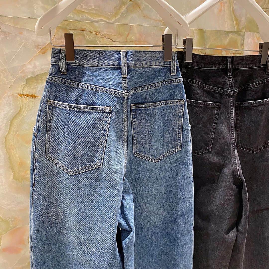 H BEAUTY&YOUTHさんのインスタグラム写真 - (H BEAUTY&YOUTHInstagram)「＜H BEAUTY&YOUTH＞ 13oz DENIM WIDE PANTS ¥29,700 Color: ROYAL/BLACK Size: S/M  #H_beautyandyouth #エイチビューティアンドユース @h_beautyandyouth  #BEAUTYANDYOUTH #ビューティアンドユース #Unitedarrows #ユナイテッドアローズ」6月11日 19時46分 - h_beautyandyouth