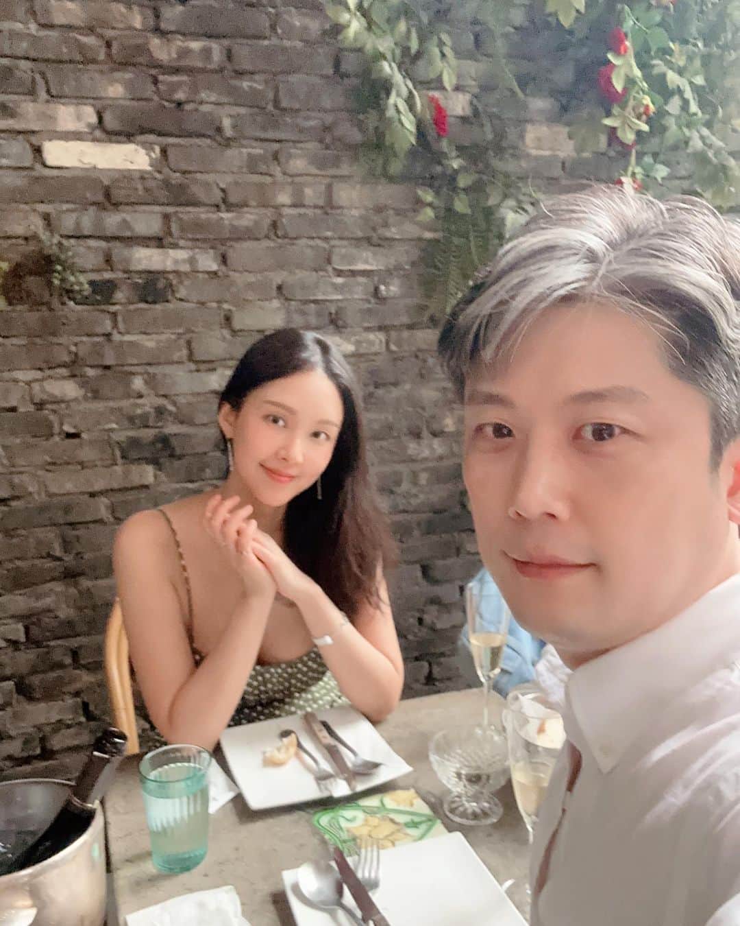 ファン・ソヒのインスタグラム：「#birthdayparty with my husband at #cotejardin」