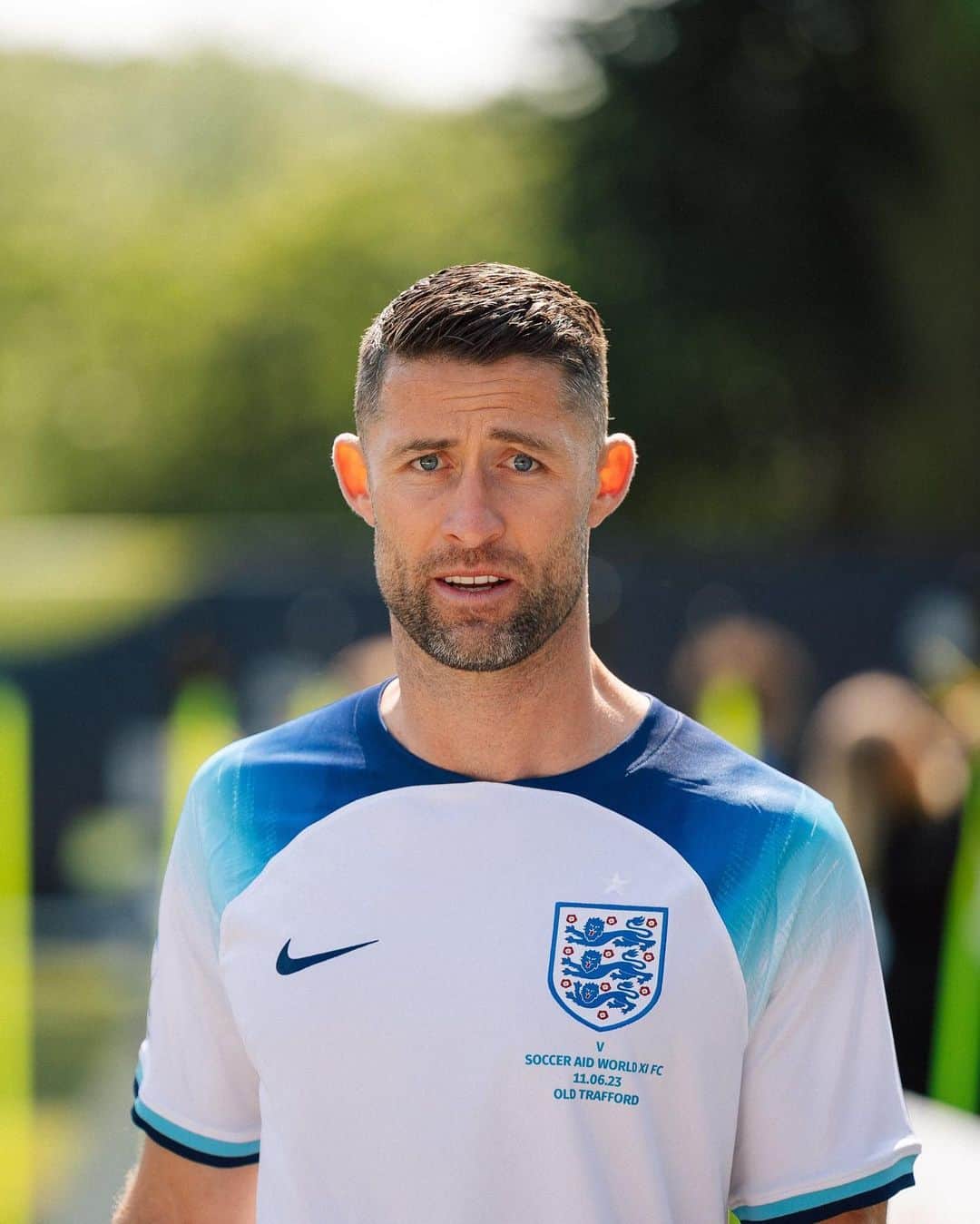 ガリー・ケーヒルのインスタグラム：「Match day @socceraid fit 😍 Love an England shirt 🦁🦁🦁  See you all tonight in Manchester! 🏟️  #socceraid2023 #unicef #manchester #england #socceraid」