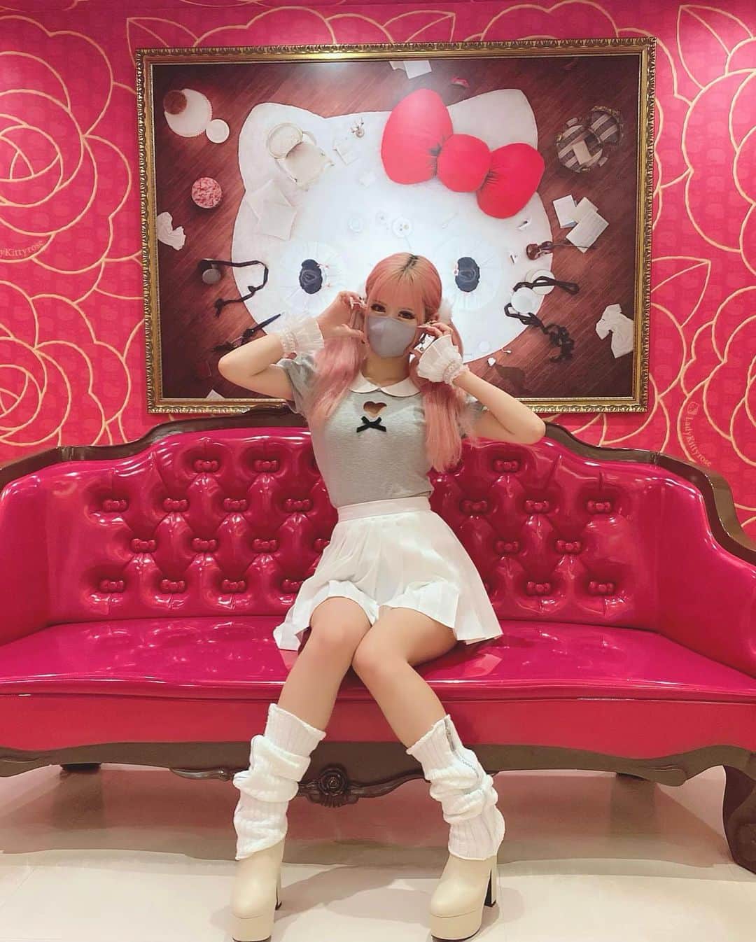 あいめろ姫さんのインスタグラム写真 - (あいめろ姫Instagram)「サンリオピューロランド🎀🌈🍎💖  人生２回目！楽しかった〜(♡) キティちゃんとぎゅーしたっっ🫶🏻」6月11日 19時58分 - aisyu0101