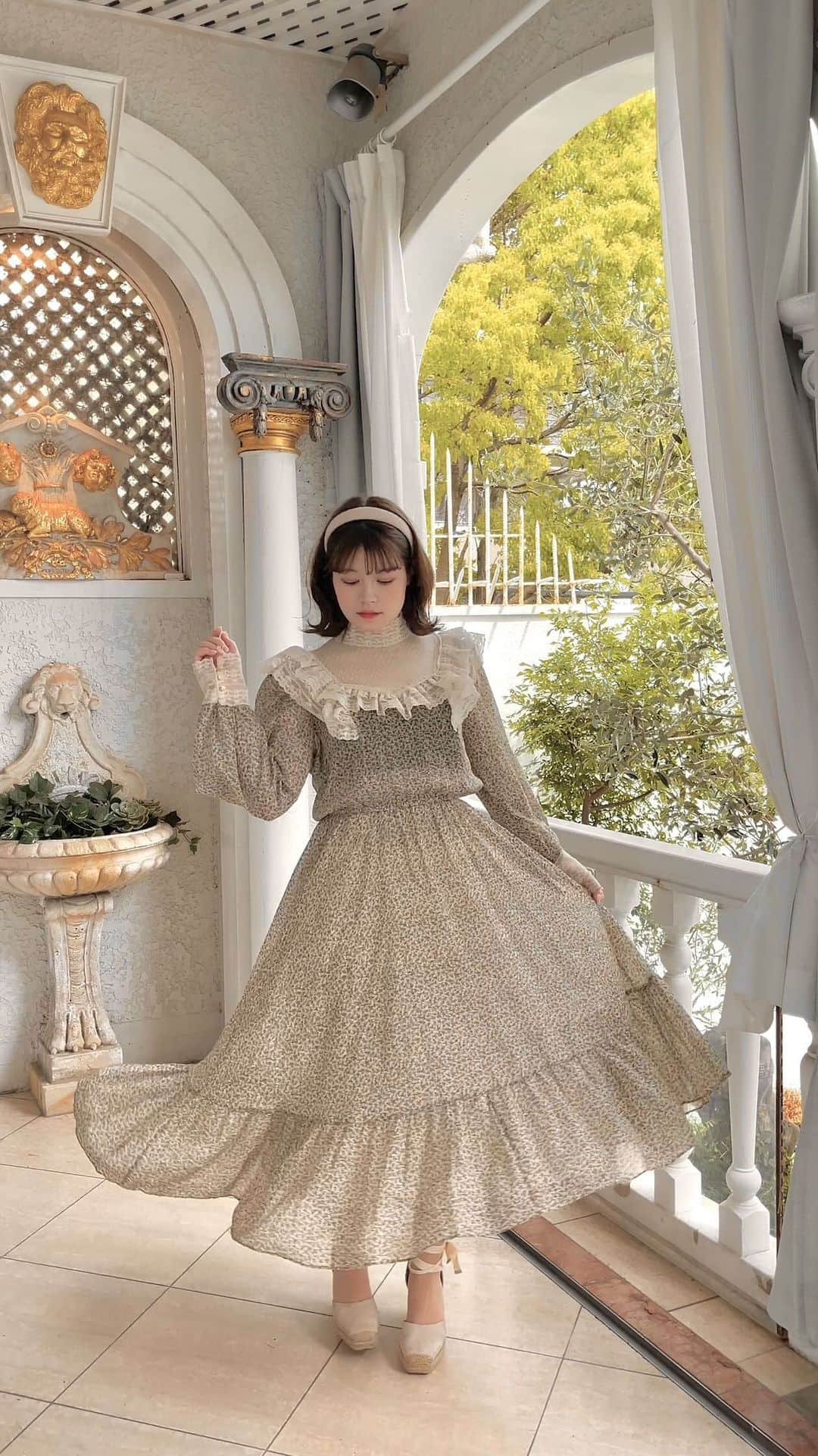 織田エリカのインスタグラム：「𝕀𝕥𝕒𝕝𝕚𝕒𝕟 𝕡𝕒𝕧𝕚𝕝𝕚𝕠𝕟🏰🎠  𓂃  お城みたいなプラトン装飾美術館🤍 どこもかしこも素敵な空間だった🫶🏻  𓂃  #fashion #ootd #code #dress #vintage #vintagegirl #vintagegirls #frenchgirl #frenchgirly #mery #antique #kobe #神戸 #神戸観光 #三宮 #イタリア館 #プラトン装飾美術館 #プラトン美術館 #イタリア館プラトン装飾美術館 #フレンチガーリー #フレンチガーリーコーデ #ドレス #ワンピース #レースワンピース #コーデ #アンティーク #ヨーロピアン #ヴィンテージ #ヴィンテージガーリー #ガーリー」