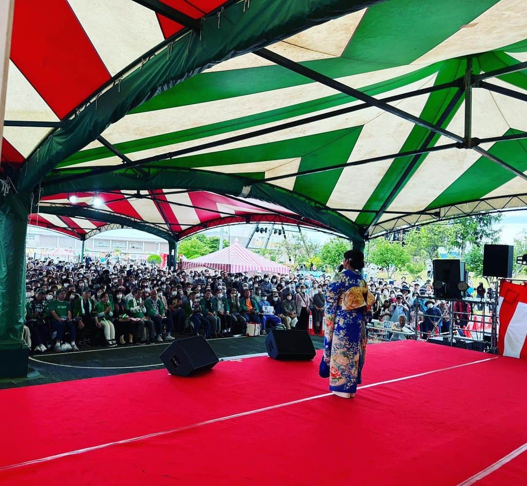 丘みどりのインスタグラム：「ＪＡ越前たけふ「ふれあい祭」で歌わせていただきました♡  #丘みどり #ふれあい祭 #jaたけふ #ja越前たけふ」