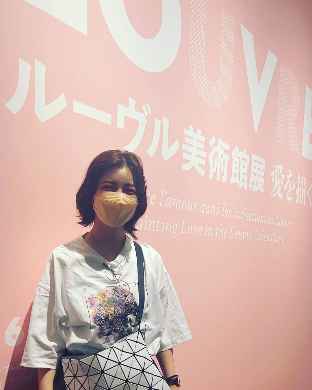 新原ミナミさんのインスタグラム写真 - (新原ミナミInstagram)「オールバックの日ね、ルーブル美術館展に行っておりました。  写真OKのお部屋があったのですが、その他のお部屋も大変美しく、愛に溢れた作品を間近で感じられて良き良きの1日でした。  戦利品のマグネットとポストカード、良きかな。  #ルーブル美術館展  #ルーブル #ばるの休日。 #ポートレート #作品撮り #photo#photography #カメラマンさんと繋がりたい #ショートカット女子#ショートヘア #中性 #japan #japanese #tokyo #fukuoka#art#日本 #東京 #福岡  #act#actres#stageact#stageactor #舞台 #演劇 #女優 #俳優#ドラマ #ジェンダーレス」6月11日 20時31分 - shimba373