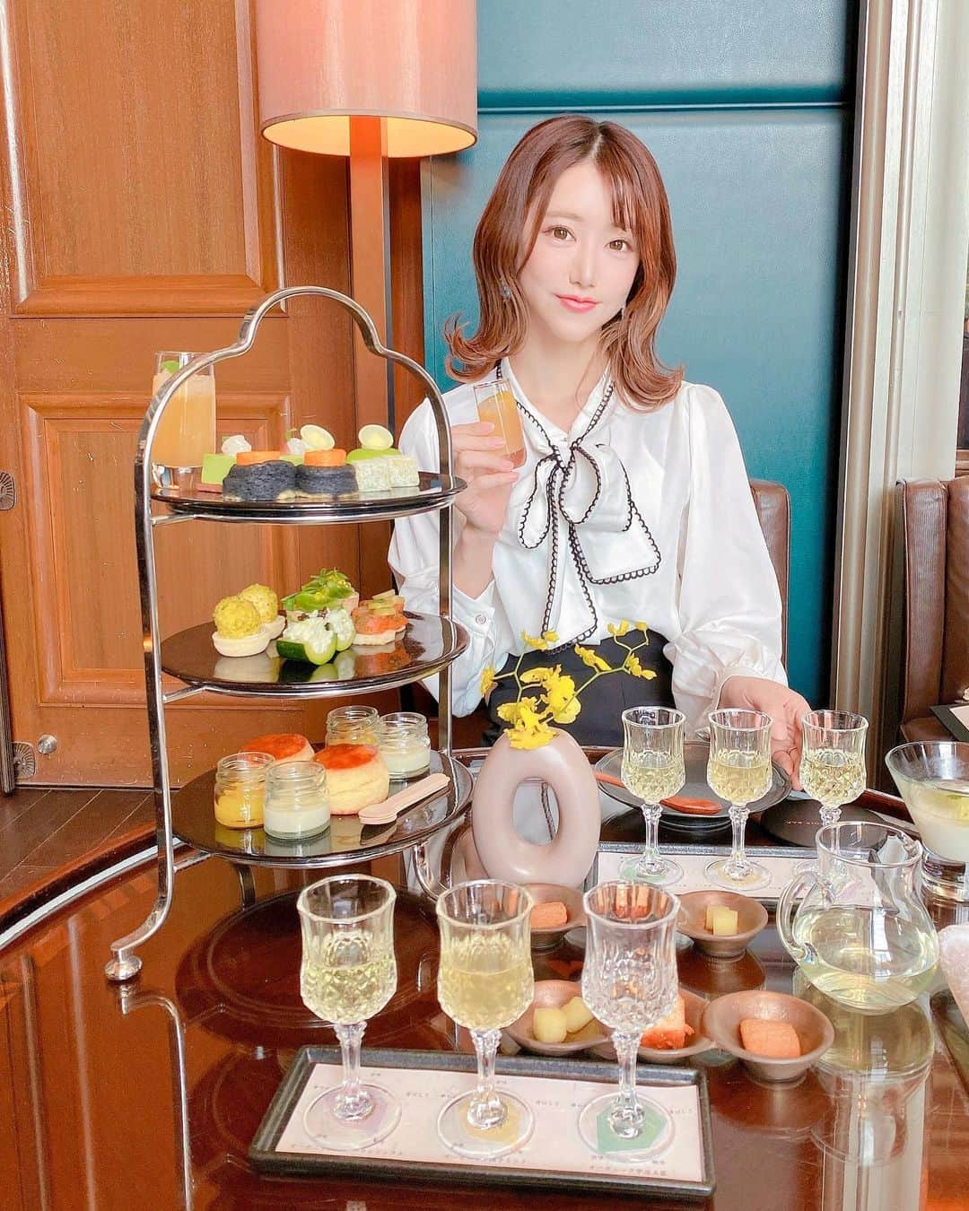 きいたんさんのインスタグラム写真 - (きいたんInstagram)「🧁🍰🍹 ⁡ ⁡ #セントレジスホテル大阪  サマーリフレッシングアフタヌーンティーwith SAYURI🌿 ⁡ さっぱりして美味しいし食べすぎちゃった🤤💗 甘いの苦手な人にもオススメ🫣 ⁡ ⁡  #セントレジスホテル #ヌン活 #大阪カフェ  ⁡ ⁡」6月11日 20時32分 - k11_tan