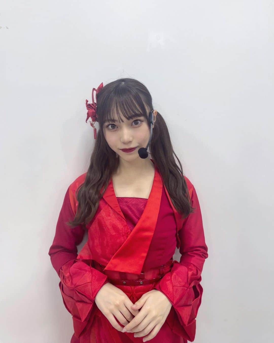 川越紗彩のインスタグラム：「赤の衣装好き🥰   #ngt48  #残酷な雨  #誇りの丘  #アイドル衣装  #ツインテール  #ヘアアレンジ」