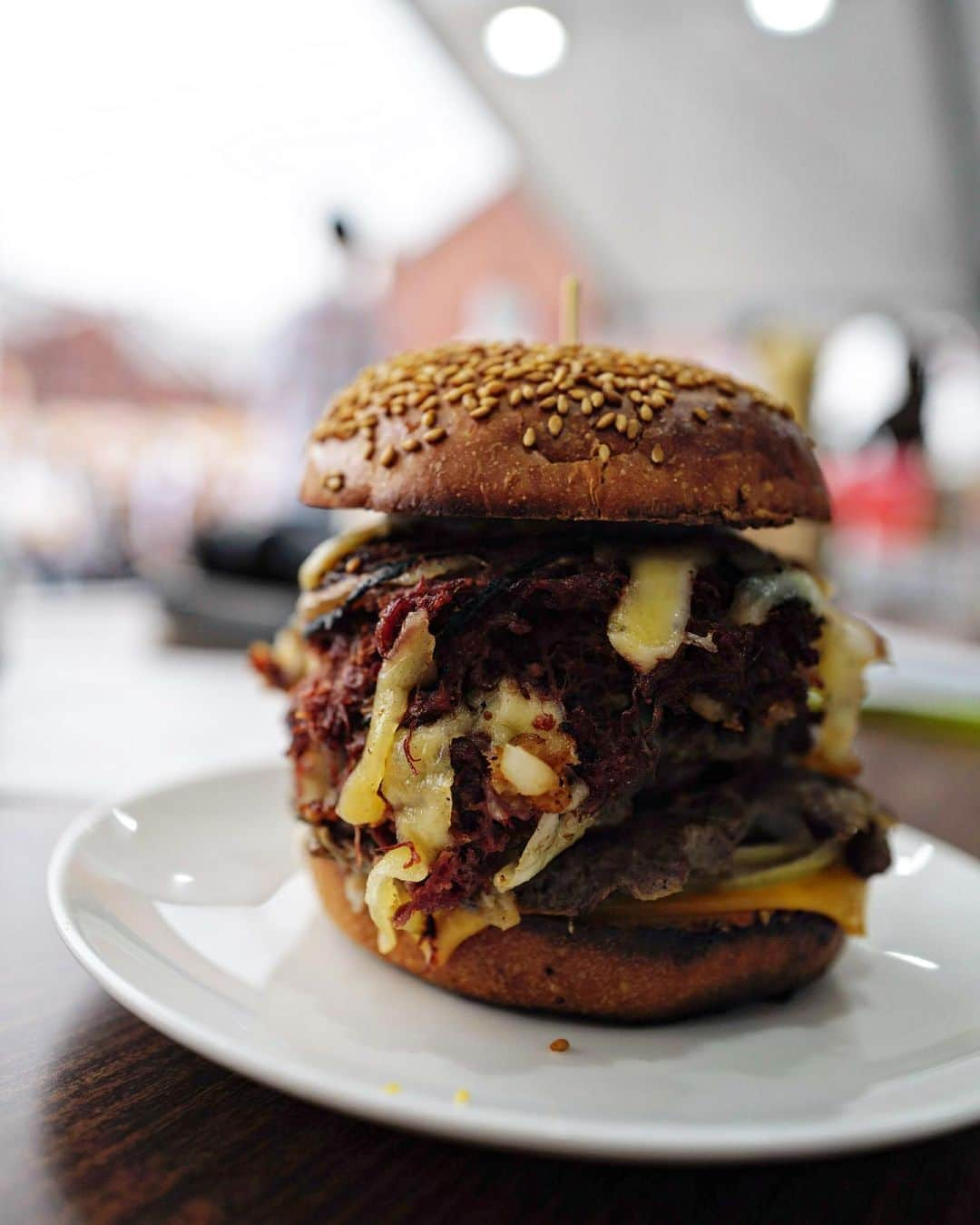 小林亮太さんのインスタグラム写真 - (小林亮太Instagram)「「Japan Burger Championship 2023」 大会三日間、お足元が悪い日もあった中、お越しくださった皆さま本当にありがとうございました。未知だった、審査員という立場で、ハンバーガーとお店の方々と向き合い、気付けたことが幾つもありました。抑えていたのに感極まりました。素晴らしい時間でした。これからも食べ続けますハンバーガー。 ⁡ @burger_big_bang.pj  @grow_burger  @shiom_skippers  @pennysdiner  @jburger_2023」6月11日 20時48分 - ryota_kobayashi_official