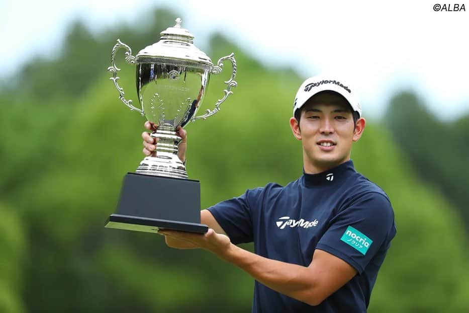 中島啓太のインスタグラム：「麻生飯塚チャレンジドゴルフトーナメント 2023⛳️  プロ初優勝することができました🔥  皆様の応援が最終組を盛り上げてくれて、今週も高いレベルでワクワクした優勝争いをすることができました👏 金谷さん、塚田さんありがとうございました👊🏿  JUST KEEP GOING 🔥  #justkeepgoing」