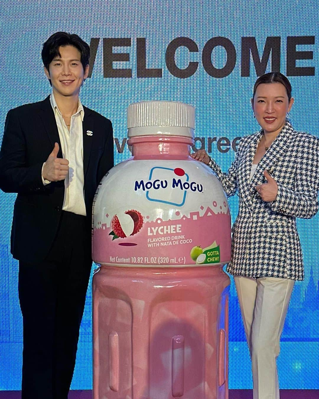 ハンビョル のインスタグラム：「Exciting start as the new brand ambassador of Mogu Mogu! 🎉  Thank you to Sappe @lifeatsappe & my friends and family at Power Root @powerrootmy for the opportunity of a new adventure.」