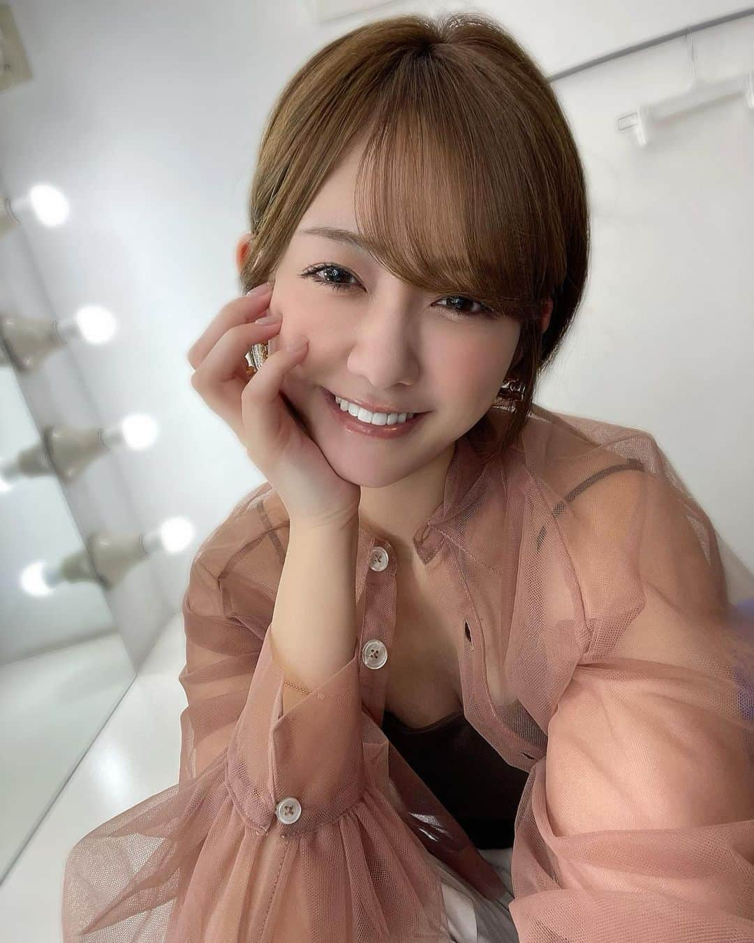 中村比菜さんのインスタグラム写真 - (中村比菜Instagram)「⁡ 今日会いに来てくれた皆様ありがとう🫶🏻 沢山お話出来てすごく元気でた💗 ⁡ 明日からもお仕事頑張るやで🍻 ⁡ #ショートヘア　#ショートボブ #コンパクトボブ　#ミニボブ #ハンサムショート　#前髪ありショート #アッシュベージュ　#ボブ」6月11日 20時59分 - ohinachan017