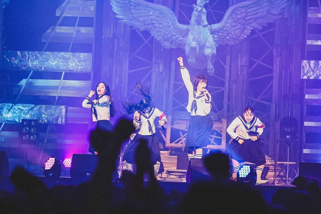 新しい学校のリーダーズさんのインスタグラム写真 - (新しい学校のリーダーズInstagram)「LOVE MUSIC FESTIVAL 2023!!!❤️‍🔥 THANKYOU ‼️  2023.6.11「LOVE MUSIC FESTIVAL 2023」 はみ出し枠⚡️新しい学校のリーダーズ at ぴあアリーナMM  <SETLIST> 1. 青春を切り裂く波動 2. オトナブルー 3. NAINAINAI 4. 最終人類  photo 白石達也   #新しい学校のリーダーズ #atarashiigakko #lovemusicfestival2023 #lovemusic」6月11日 21時14分 - japan_leaders