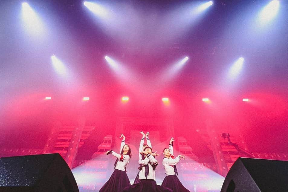新しい学校のリーダーズさんのインスタグラム写真 - (新しい学校のリーダーズInstagram)「LOVE MUSIC FESTIVAL 2023!!!❤️‍🔥 THANKYOU ‼️  2023.6.11「LOVE MUSIC FESTIVAL 2023」 はみ出し枠⚡️新しい学校のリーダーズ at ぴあアリーナMM  <SETLIST> 1. 青春を切り裂く波動 2. オトナブルー 3. NAINAINAI 4. 最終人類  photo 白石達也   #新しい学校のリーダーズ #atarashiigakko #lovemusicfestival2023 #lovemusic」6月11日 21時14分 - japan_leaders