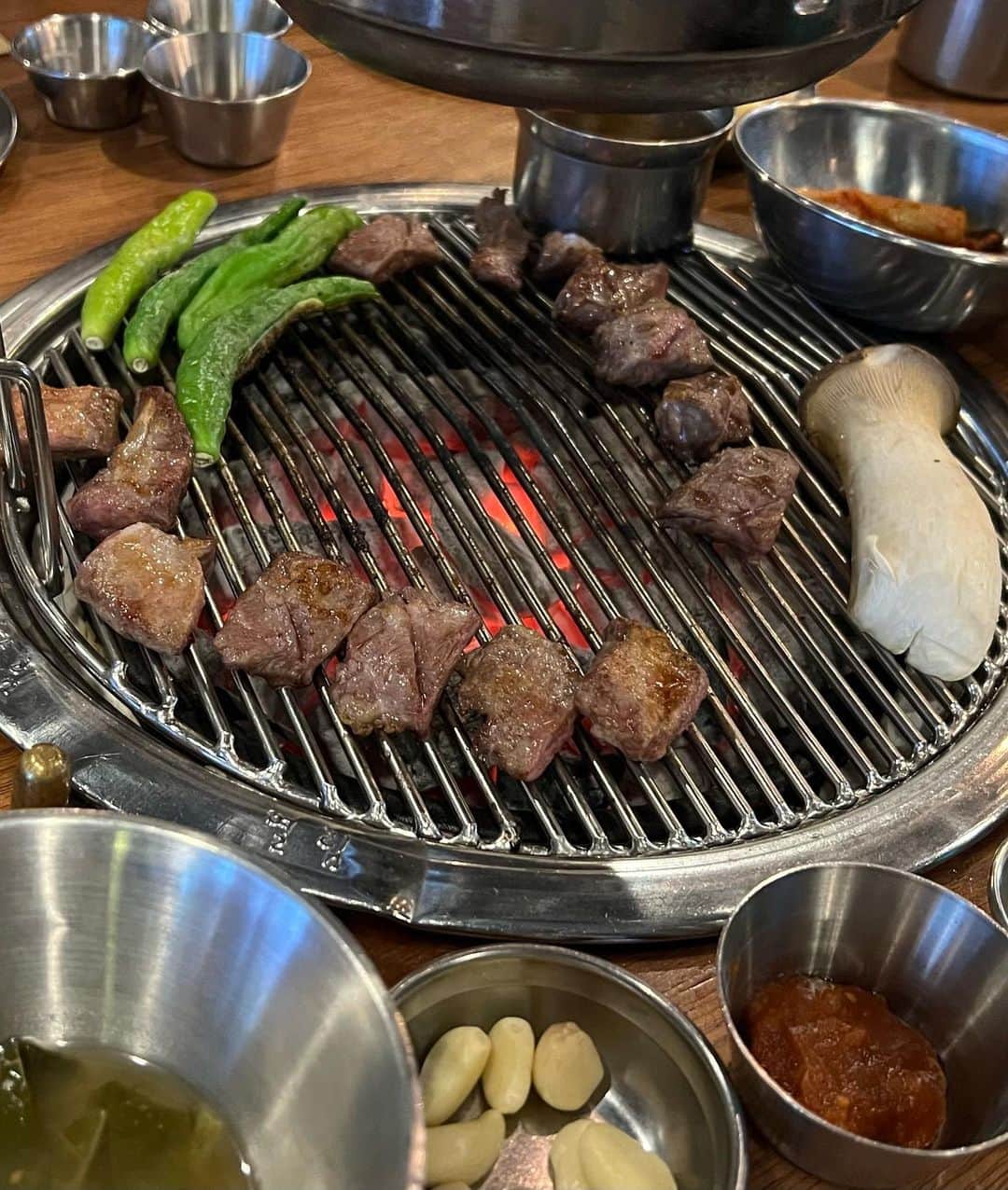小高実優さんのインスタグラム写真 - (小高実優Instagram)「. 3年ぶりの韓国でした~🇰🇷  美味しいものばかりでいっぱい食べてたら帰国後ニキビ8個も出来てたよ😮‍💨 ちなみにタッカンマリがお気に入りです。  いい思い出になりました😚🩵」6月11日 21時15分 - miyuu_kotaka