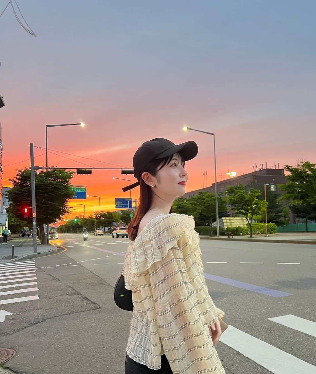 小高実優のインスタグラム：「. 3年ぶりの韓国でした~🇰🇷  美味しいものばかりでいっぱい食べてたら帰国後ニキビ8個も出来てたよ😮‍💨 ちなみにタッカンマリがお気に入りです。  いい思い出になりました😚🩵」