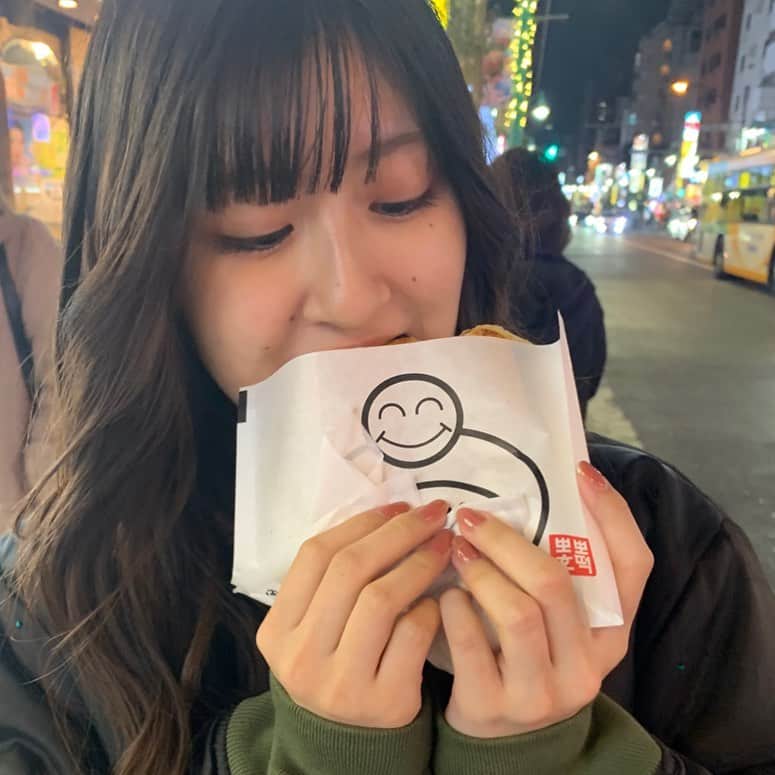 小林星蘭のインスタグラム：「🔥🔥🔥猫舌」