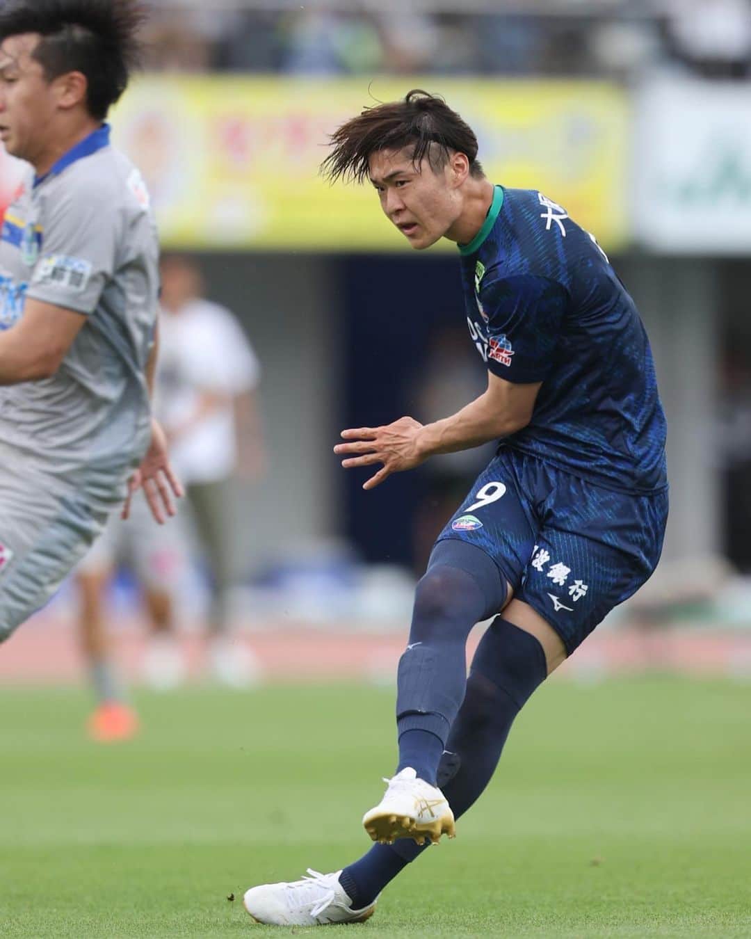 徳島ヴォルティスのインスタグラム：「明治安田生命J2リーグ第20節 #徳島ヴォルティス 1-0 #栃木SC  クリーンシートでホーム3連勝を達成。 押し込まれる時間もありましたが、ホームのサポーターの応援を力に変えて、最後まで全員で守り切りました。 アツい応援をありがとうございました。  次節もホームで皆さんと共に戦うことができます。 前半戦のラストマッチ、 #ポカスタ で勝利を掴み取りましょう。   #徳島ヴォルティス #vortis #Jリーグ #football」