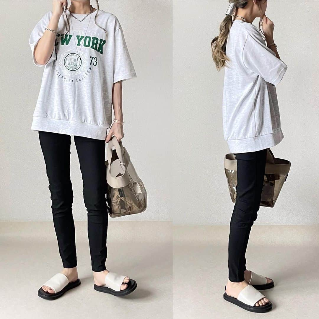 Ako Akoさんのインスタグラム写真 - (Ako AkoInstagram)「️ ❥ メランジグレーのスウェT♥ 厚地のTシャツです🫶 裾がリブなのでスキニーなどでストンと着ても◎  　 　 ダメージデニムと淡色でまとめるのも 気に入ってる(o´艸`)⸝⸝⸝♡︎    ほぼ #LOAコーデ LOAアイテムは画像をタップして出る 商品タグからご覧いただけます🏷️✨ 　  DHOLICのクーポンもお使いいただけるので、 ぜひご活用ください🥰　 　 #今日のコーデ はストーリーにて🙌❤️ ショップはプロフィールURL、ハイライトの LOAからご覧いただけます٩(*´︶`*)۶ ♥  　 バッグ： @bag_hayni  　 　 　 #ロゴtシャツ #ロゴt #スウェット #デニムコーデ #スキニーコーデ #プチプラコーデ #カジュアル #着回しコーデ #サンダル #40代コーデ #40代ファッション #ママコーデ #低身長コーデ #韓国ファッション #シンプルファッション #夏服コーデ」6月11日 21時40分 - akokako