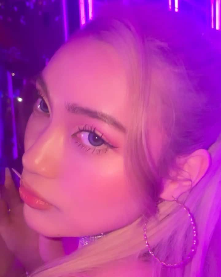 えまぽち(穂波エマ)のインスタグラム：「いまさらのせる🫦  #時差ボケ投稿　#最後なんで載せたのかしら　 #thailand #bangkok #phuket」