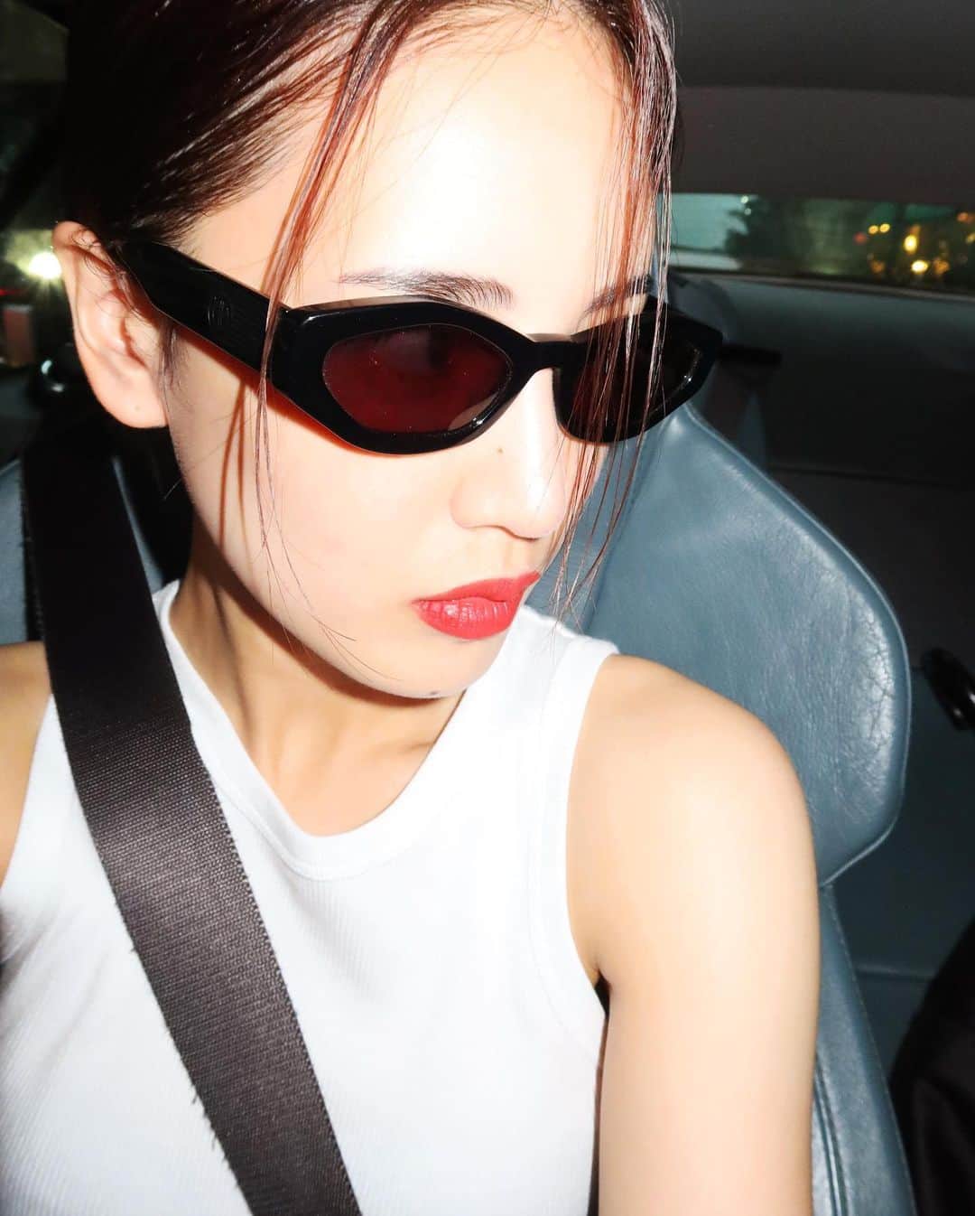 藤井夏恋のインスタグラム：「Driving a car」