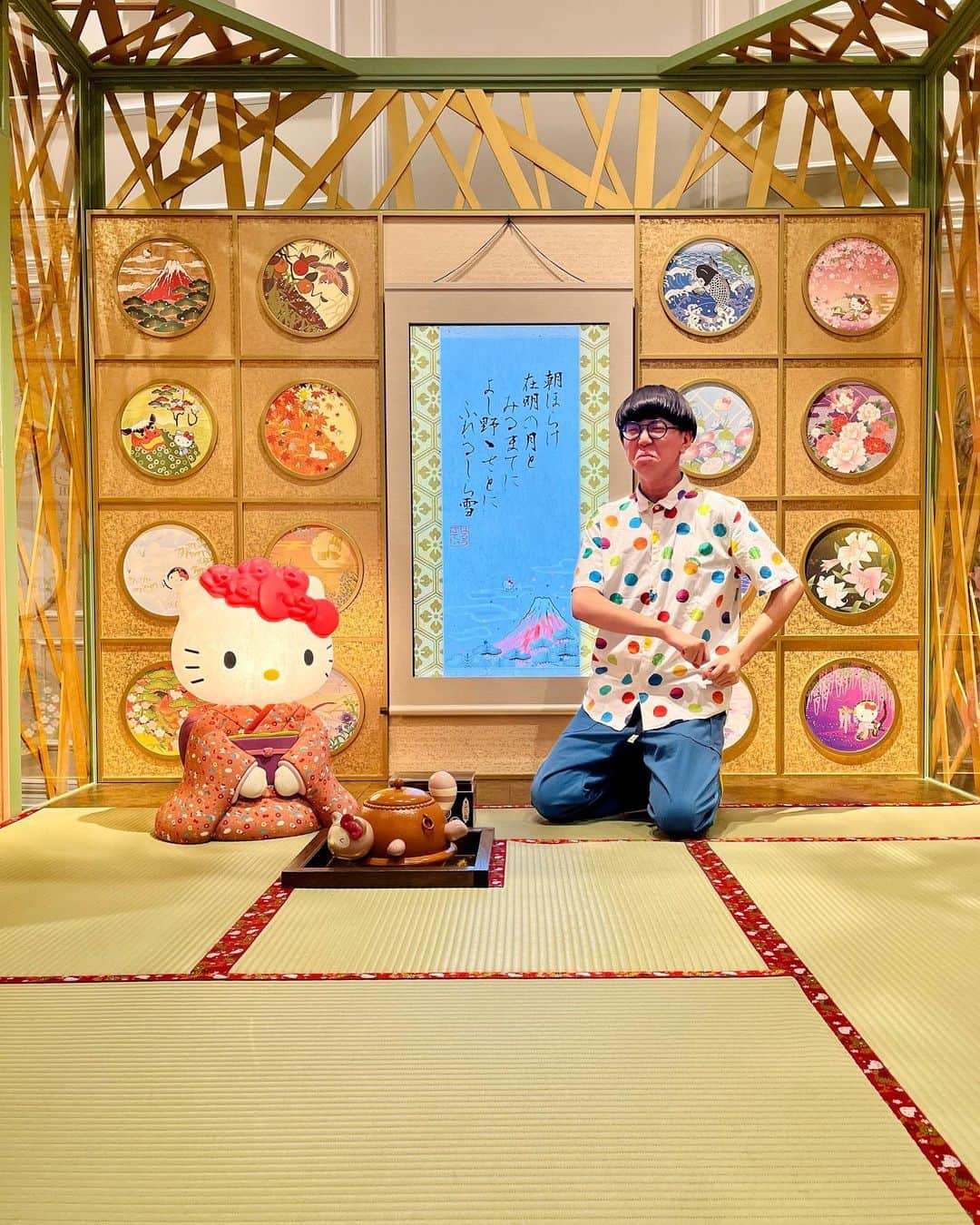 のインスタグラム：「Sanrio Puroland Tokyo with @spiderhorse_official   #SOSO #Beatbox #Sanrio #hellokitty」