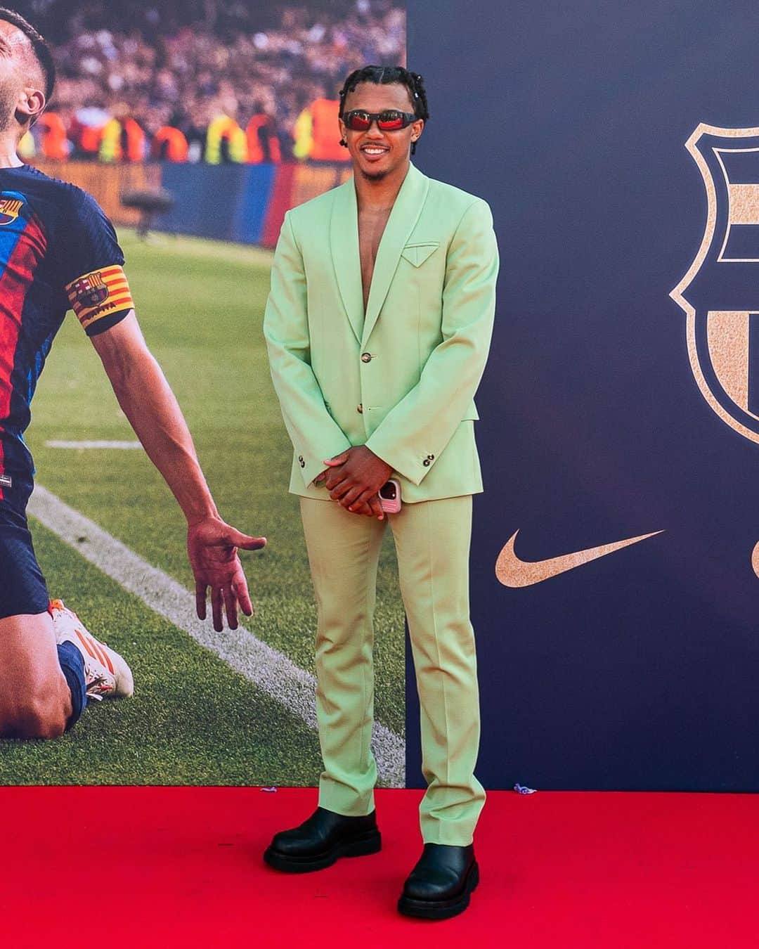 FCバルセロナさんのインスタグラム写真 - (FCバルセロナInstagram)「Suit up 💚 El look de Jules > ¡Ponte traje!」6月11日 22時00分 - fcbarcelona