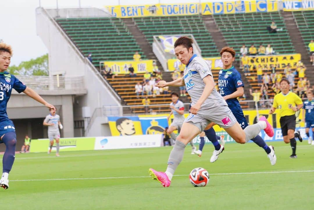 栃木SCさんのインスタグラム写真 - (栃木SCInstagram)「． GAME PHOTOS📷 ． ． 🗓6/11(日)16:00KICKOFF ⚽️明治安田生命J2リーグ第20節 🆚徳島ヴォルティス 🏟鳴門・大塚スポーツパーク ポカリスエットスタジアム 📝栃木 0-1 徳島  スタジアムで応援いただいたサポーターの皆さま、 #DAZN で共に戦っていただいた皆さま、ありがとうございました。  次節は6/18(日)にホームでＦＣ町田ゼルビア戦です。引き続き共に戦いましょう。  ➡︎📱#DAZN への加入・試聴で栃木SCを応援しよう！ http://prf.hn/click/camref:1100l38Di/creativeref:1011l20500 ． #栃木SC #TochigiSC #JLeague」6月11日 22時04分 - tochigisc_official