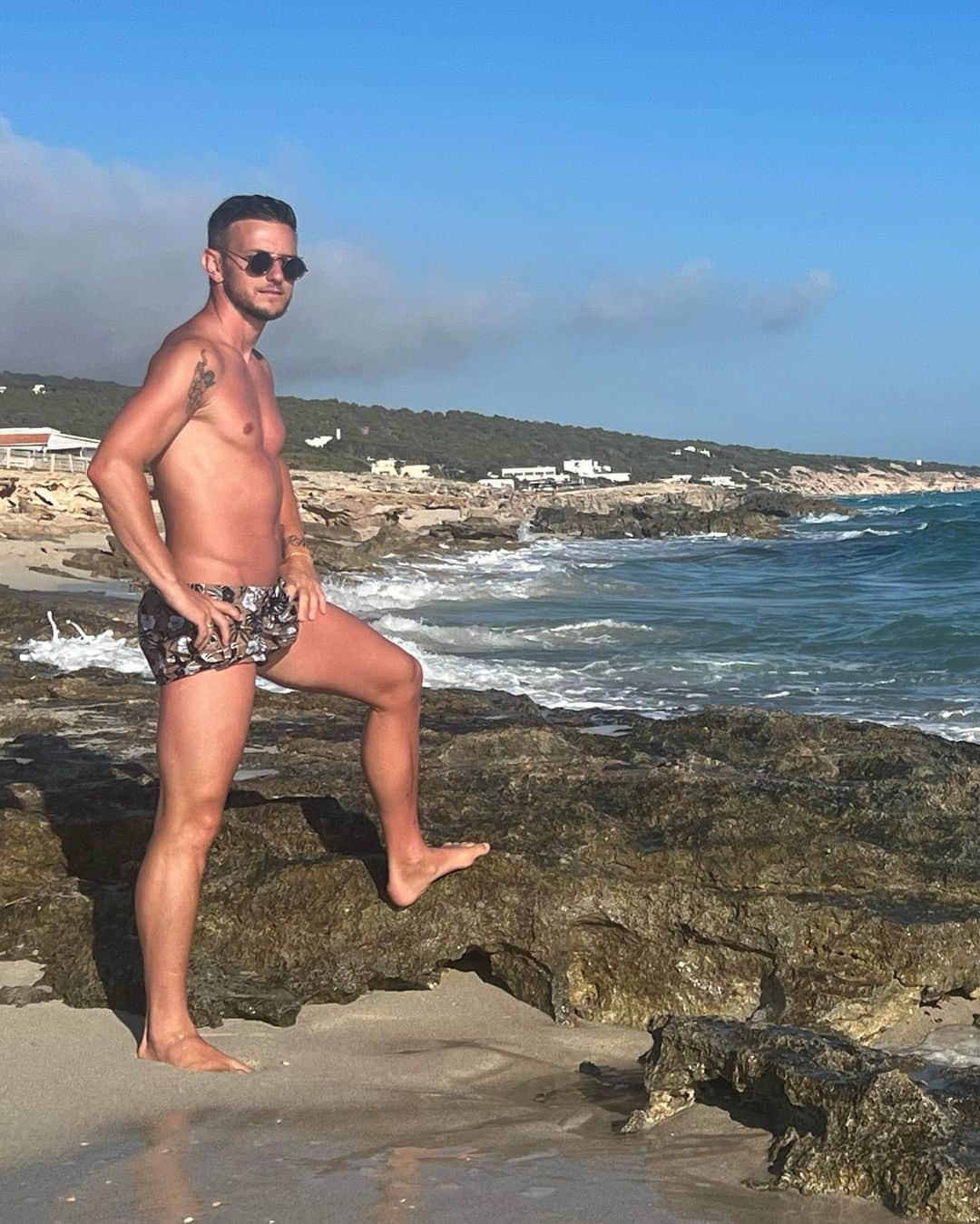 イヴァン・ラキティッチのインスタグラム：「La paz que necesitaba.🤍🌊」