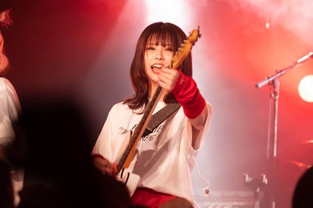 森脇加奈子のインスタグラム：「．  Faulieu. Presents " RPG " ep.1 at 渋谷 club CRAWL  photo by @okkytree   #Faulieu #band #girlsband  #rock #rockband #musician #show #live #livephotography #photogaphy #vocal #guitarvocal #guitarist #guitarplayers #guitar #telecaster #Fender #Fenderamerican #japanese #japanesegirl  #tagsforlikes #followme #tfl  #일본 #팔로우미 #粉我」