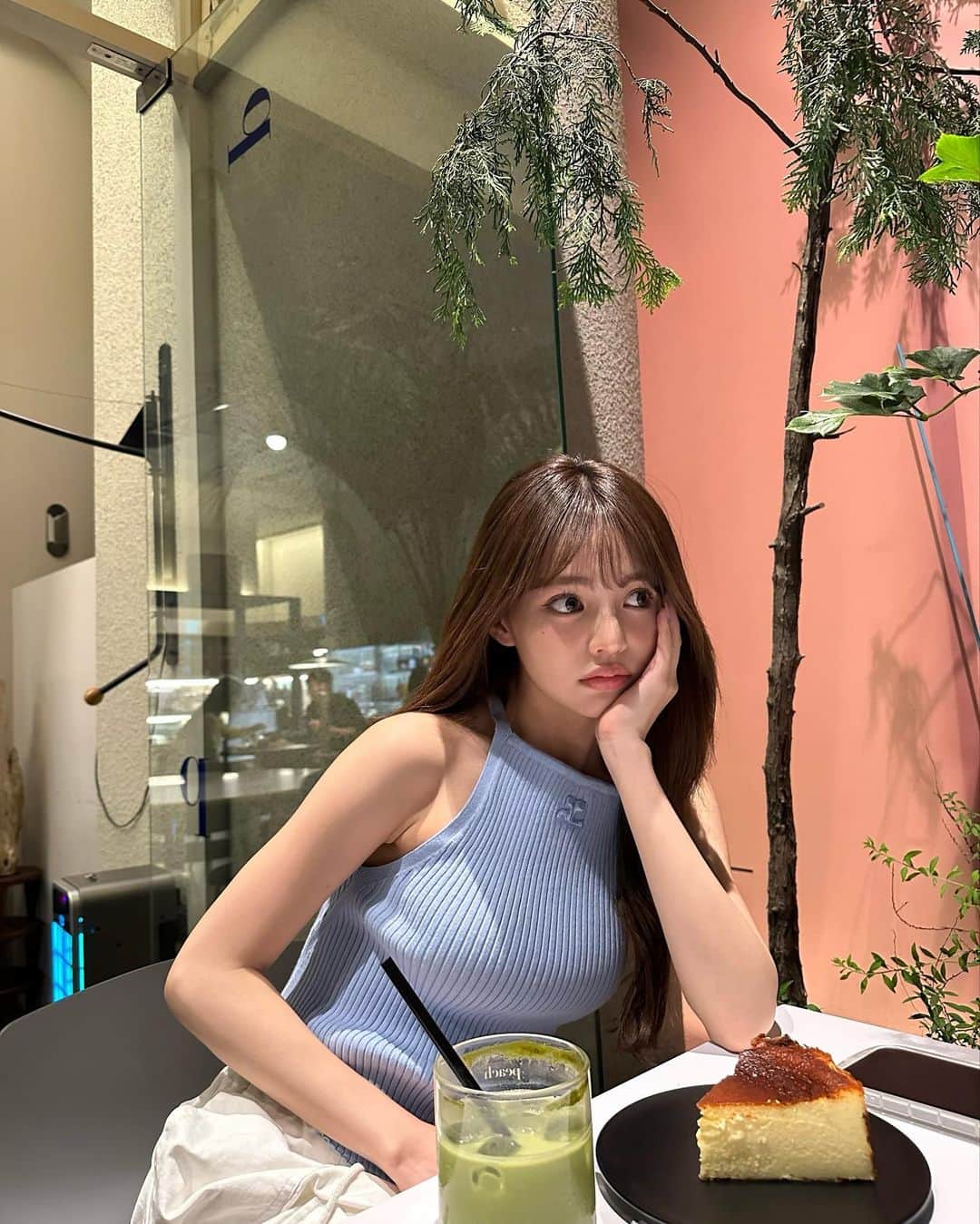 吉木千沙都（ちぃぽぽ）のインスタグラム：「친구들이랑커피마시면서얘기하는시간이행복해요:)🩵」