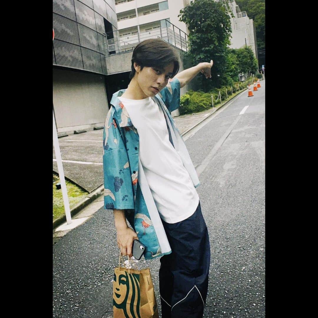 吉田知央さんのインスタグラム写真 - (吉田知央Instagram)「縣さんとイベントの合間に散歩。  🍱  🧋」6月11日 22時14分 - chihiro__yoshida