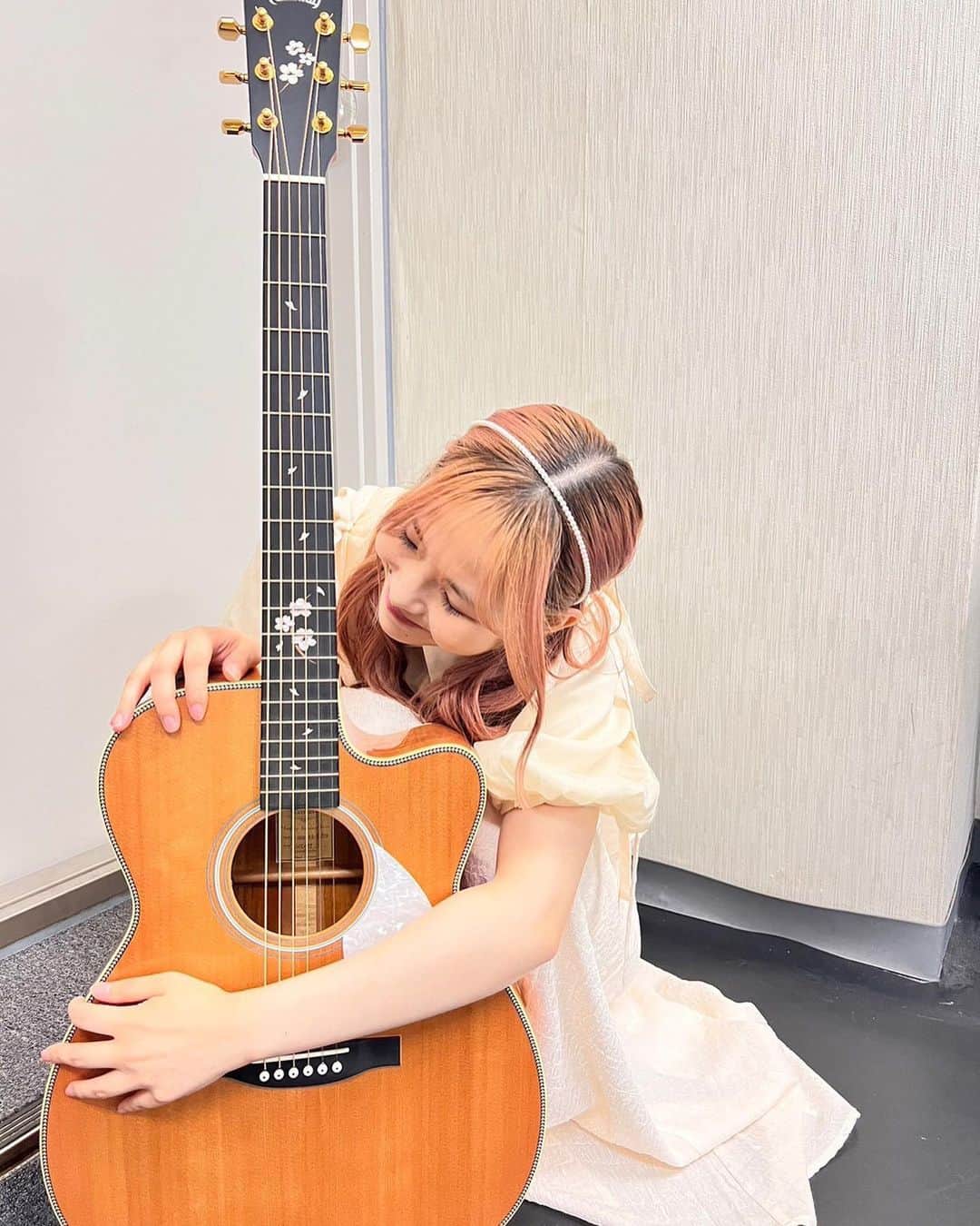 田中咲帆さんのインスタグラム写真 - (田中咲帆Instagram)「. もっともっとギターが弾けるようになりたくなった一日でした☺️」6月11日 22時15分 - saho_crownpop