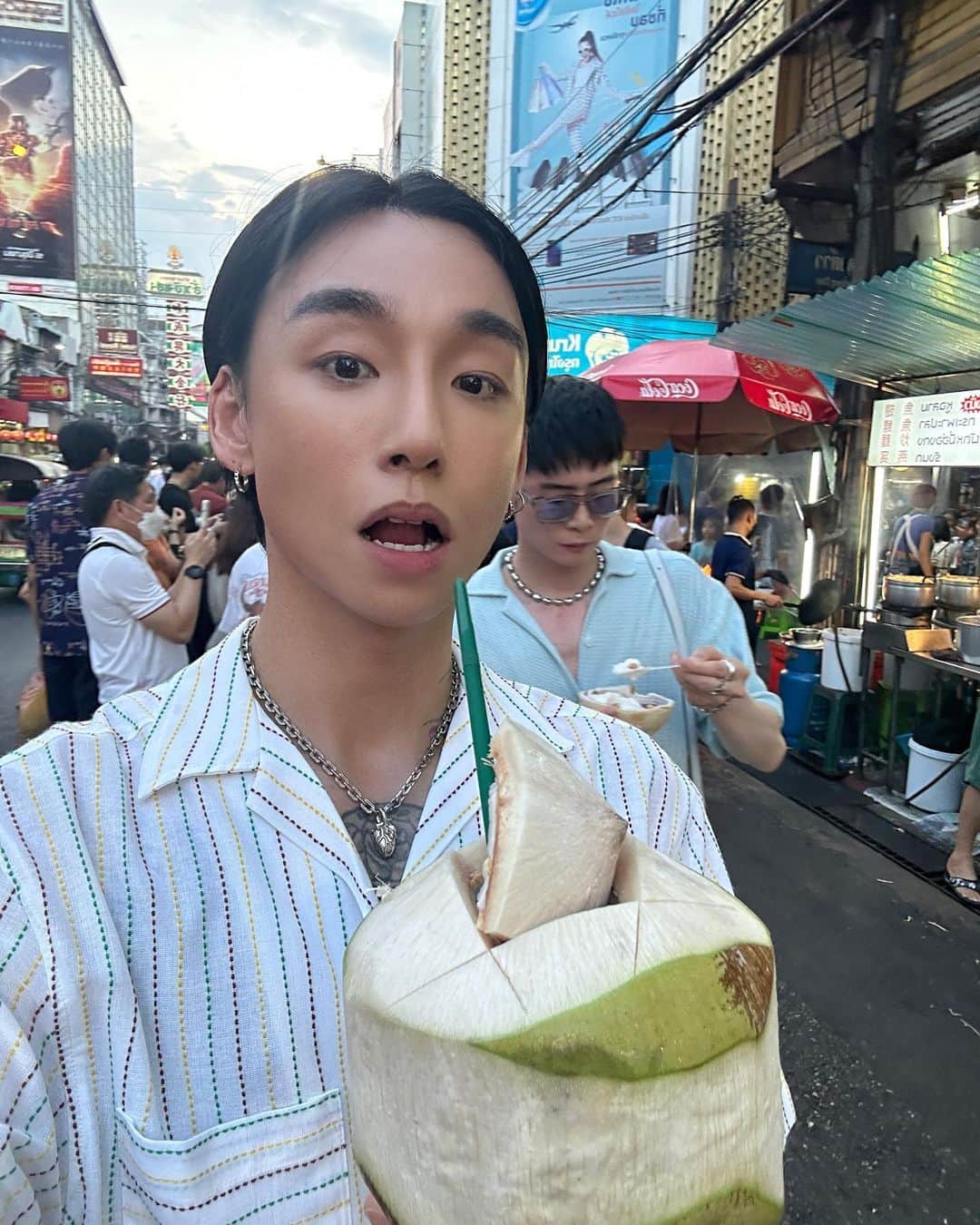 Noah（ノア）さんのインスタグラム写真 - (Noah（ノア）Instagram)「BKK Photo Dump 🇹🇭✌🏼  Good Food & Good People I’m so grateful for all the memories we’ve created together.  See you again, Bangkok❤️  Go check out our YouTube channel for the Bangkok vlog!  #TaikiNoah#Thailand#Bangkok」6月11日 22時17分 - noah_bbb