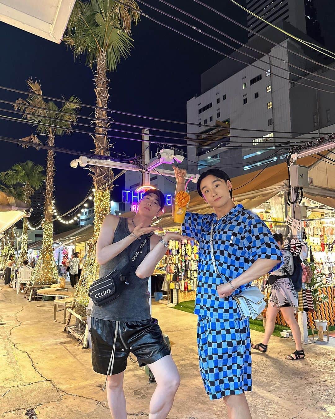 Noah（ノア）のインスタグラム：「BKK Photo Dump 🇹🇭✌🏼  Good Food & Good People I’m so grateful for all the memories we’ve created together.  See you again, Bangkok❤️  Go check out our YouTube channel for the Bangkok vlog!  #TaikiNoah#Thailand#Bangkok」