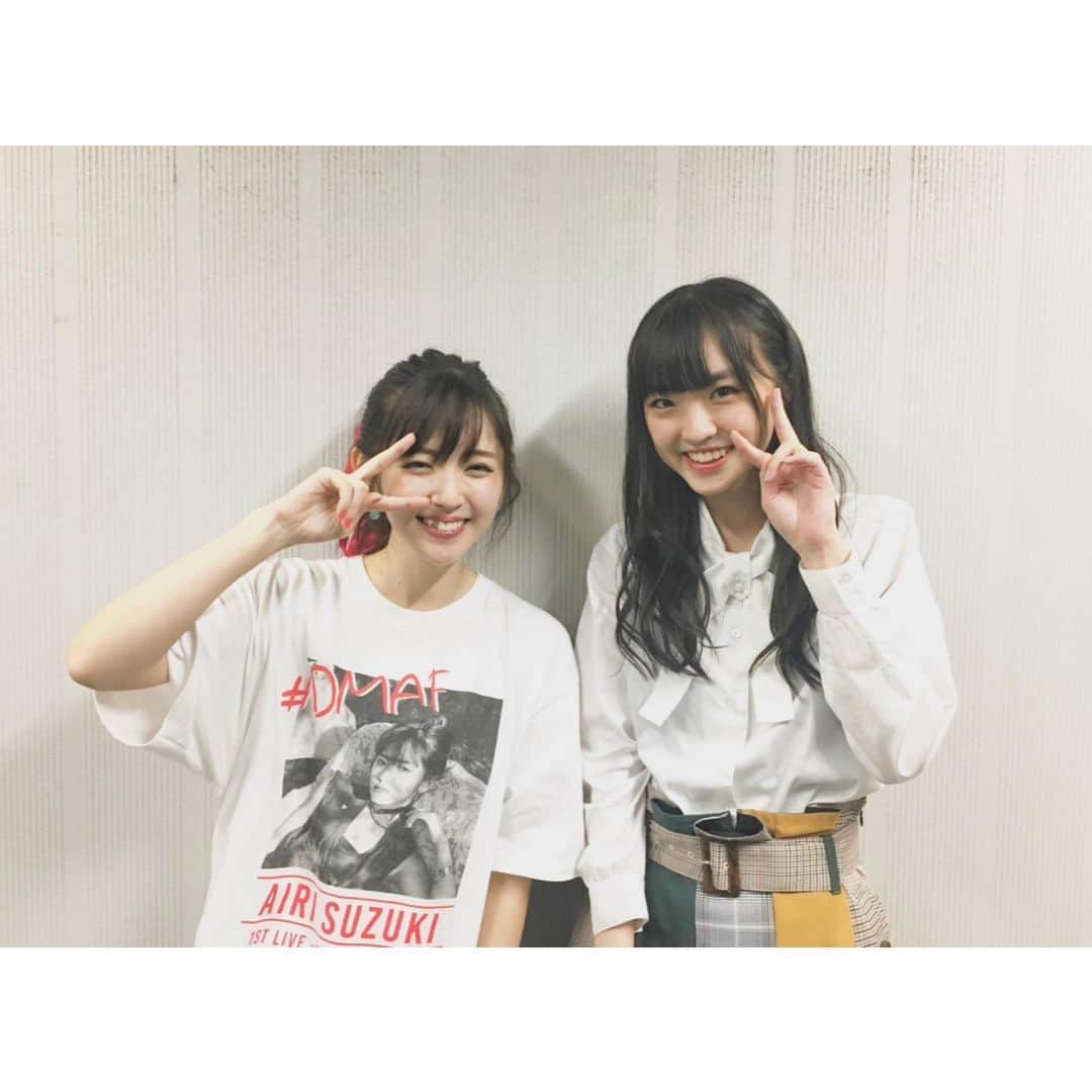 春名真依さんのインスタグラム写真 - (春名真依Instagram)「＊ #ココロノオトヲ 参戦してきました！  この日をずーっと楽しみにしていて、 楽しみにしすぎて、私は本当にライブに行くのかなと、 まわりまわって今日が来て欲しくないと思うくらい楽しみしていました！！笑  もう全ての瞬間ハイライト… ライブに来れたぁ歌声聴けたぁという嬉しさで 1曲目の歌い出しから涙腺に来てしまって、 1サビにはもう号泣でした。 なんならもう始まる！っていう時からうるうるしてました… どの場面を切り取っても最強で、 私は凄い方を推してしまっているのだなぁとライブを見ながら思っていました。 コールもたくさんできて楽しすぎたぁ〜！  誰も1人にしない方で、歌声にも人柄にも寄り添ってくれるような温もりがあって、すごく近くに感じられるんです。  前にアイドル論で鈴木愛理さんのことを書きまくったくらい好きで、 誰にも真似することのできないその人柄、歌、ダンス、表現力、姿勢、お顔、全て大好きです。 これからも大好きです！  チケットゲットして見に行けてよかったです🩷💚  #鈴木愛理 さん #airimania 少々熱くなってしまいました🫣  この機会にこれまで参戦した際に撮らせていただいた写真を…📷 いつ見ても夢みたいな写真です。」6月11日 22時18分 - harunamai_official