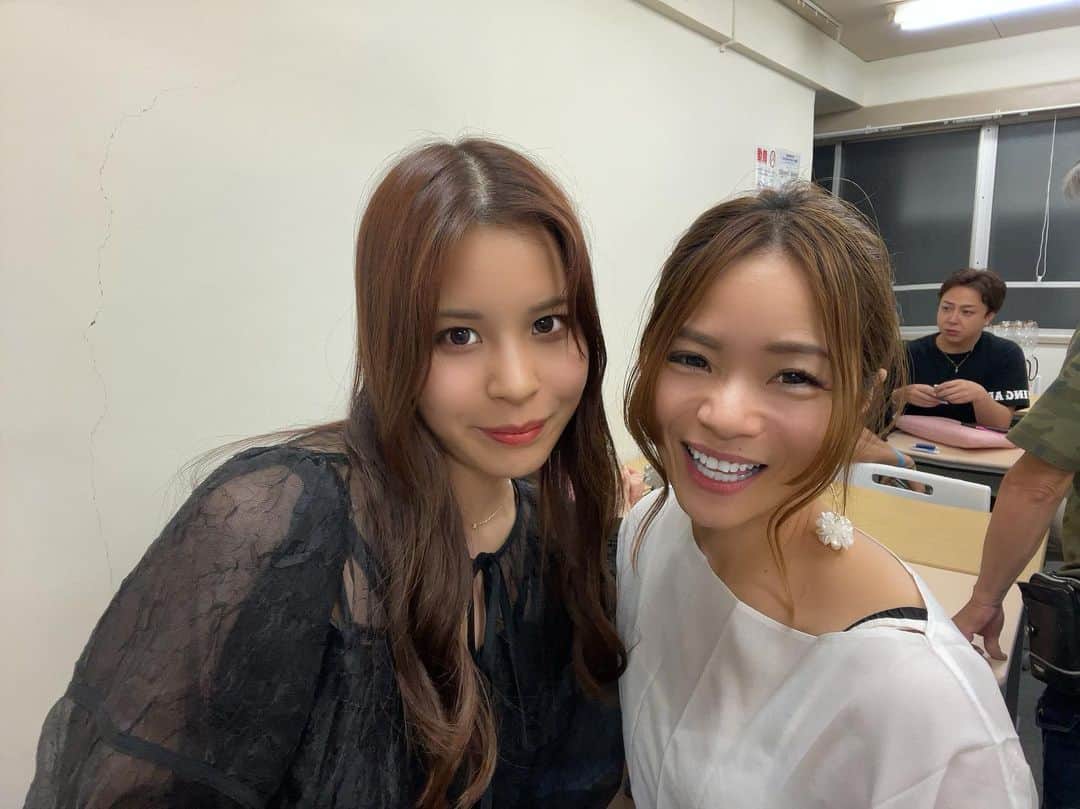 山田さくらさんのインスタグラム写真 - (山田さくらInstagram)「浅草支部お勉強会‼️ 支部長やってます😆😆  【📊✨初心者から親世代まで学べるIMオンライン学校の広報活動または生徒募集のご案内📊✨🌈】 🌸デモトレード無料練習会も随時開催してます。  zoomもしくは六本木駅周辺カフェ  🌸参加費🌸 無料  🌸時間🌸 30分くらい予定  ﾟ･*:.｡. .｡.:*･゜ﾟ･*:.｡. .｡.:*･゜ﾟ･*:.｡. .｡.:*･゜  最近よく耳にする『投資』 あなたはどんな風に思いますか？  怖い、お金がなくなってしまう、いいように丸め込まれるなどマイナスをお持ちの方多いのではないでしょうか？  私は以前預ける系の『投資』をやり気付いたらその会社が飛んでしまってましたw預けておくだけで半年後、1年後〇〇%にお金が増えると言われ気付けばあれれ？？  そんな私が辿り着いたのは  『全世界60万人の生徒が学ぶ、オンライン投資スクール』  『プロのトレーダーから24時間学べるサブスクオンラインスクール』  10年以上仲良くしていただいている経営者の方の紹介で、このスクールに入学することになりました。月々お月謝はかかりますが、他のどこよりも安くて、安心できる、お友達ができる、自分のやり方次第では『億トレーダー』も夢じゃない！  月々のお月謝が全く気にならなくなります。  サポート体制も充実してて、日本各地にお知り合いができてzoomを通じて同じ時間を共有できるんです^ ^  主婦、ママさんがとっても多いのも嬉しい〜 もちろん経営者や実業家や弁護士やナースやOLや会計士や人の夢を叶えたい人などなどたくさんの出会いもあり嬉しい〜  ランチやカフェに行ったり、エステ行ったり、お買い物したり、少し余裕ができると心も穏やかになって優しくなれたり。旦那さんのお給料を使うのを悪いなぁと思うこともありません♡あなたが生み出したお金なんですもの。  この世はお金！…だけではないですが、あるに越した事はないと思いませんか？  📊✨デモトレード無料練習会も随時開催してます。📊✨時間は30分ほど頂いております。  もっと大きい規模、全国の方たちと集まる日もあるんです☆  たくさんの方とお会いしてみて下さいね。 分からない事、ちょっとしたコツなど直接お会いする大切さと気持ちも前向きになれてさらに上達します☆  個人事業主さま、店舗様必見！ 自分のお店やお仕事のホームページをご自身で作ってみませんか？ こんなこともやってます。 これはなんと無料〜嬉しすぎます。 これ以外にも無料特典が盛りだくさんで色々とやってくださる方々に溢れてます〜 もっともっと良さを伝えたい！ 文章だけではお伝えにくいし、伝わりにくいのが残念です☆ 会ってお話し聞いてもらったら、良さが分かってもらえると思います！  20代、30代、40、50代でお友達ができるとは… そこも大きなメリット^ ^ 大きな一歩踏み出してみませんか？  体験会・相談会を随時30分ほど開催します〜 気になる方必見❗️  お問合せお待ちしています。 あなたの目で耳でしっかりじっくり見てもらって決めてください〜 しつこい勧誘やお電話も差し上げませんのでご安心ください^ ^  あなたにお会いできる日を楽しみにしていますよ♪ 最後まで読んでいただきましてありがとうございました m(_ _)m  #物販 #物販ビジネス #物販初心者 #副業さがしてます #副業始めました #在宅ワーク #在宅ワーク募集 #在宅ワーク始めました #せどり #せどり初心者 #副収入 #テレワーク #ポイント投資 #転職したい #ネットビジネス  #ネットビジネス副業 #スクールインフルエンサー #トレード #稼ぐ」6月11日 22時32分 - sakura.yamada0414