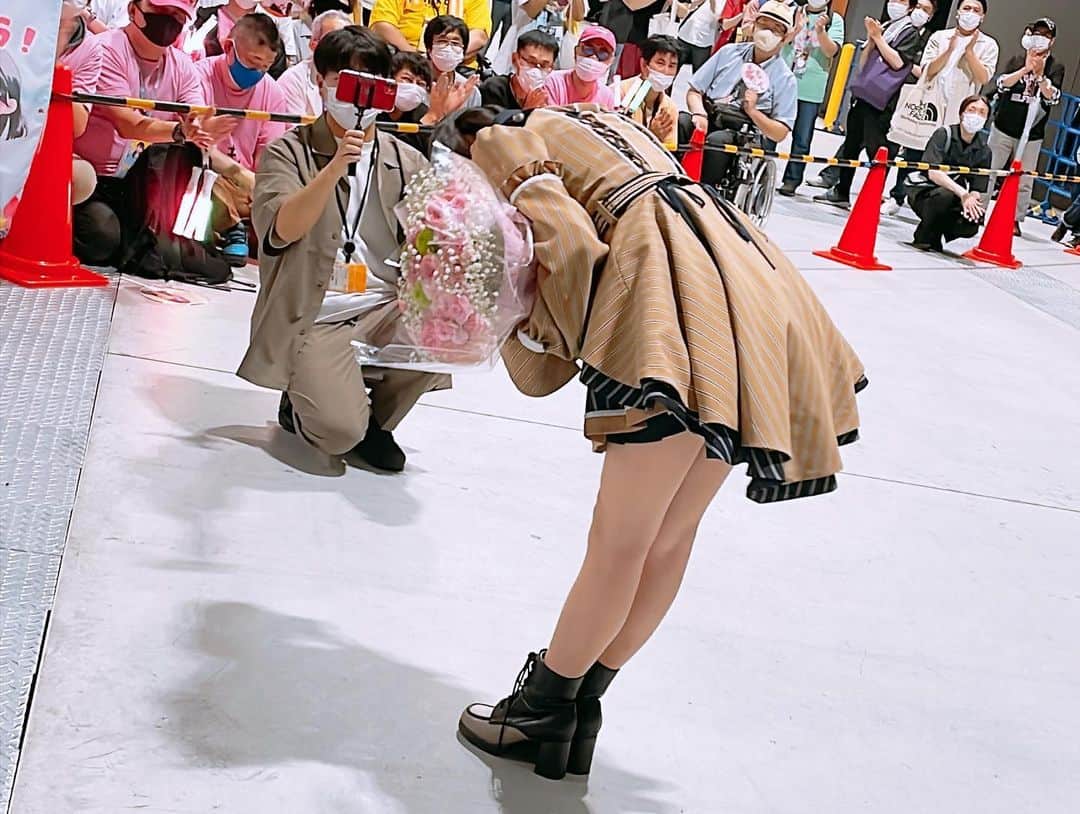 平野百菜さんのインスタグラム写真 - (平野百菜Instagram)「最後のトーク会・握手会が終わりました。 すごくさみしかったけど、それでも1人1人の目をみて感謝の気持ちを言えてよかった💗 一生忘れられない大切な宝物をありがとう💖💖  6月30日までよろしくね☺️  #ske48 #トーク会 #握手会  #もも係 #アイドル衣装 #06」6月11日 22時34分 - morimori180905