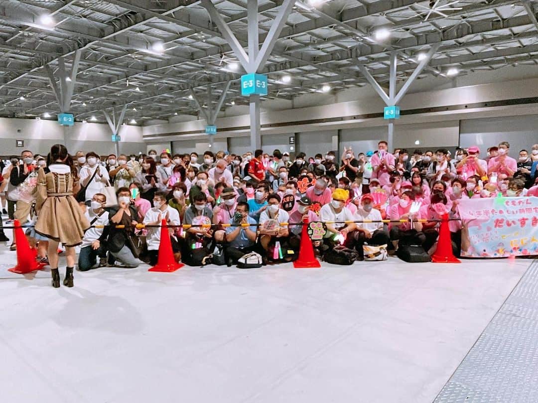 平野百菜さんのインスタグラム写真 - (平野百菜Instagram)「最後のトーク会・握手会が終わりました。 すごくさみしかったけど、それでも1人1人の目をみて感謝の気持ちを言えてよかった💗 一生忘れられない大切な宝物をありがとう💖💖  6月30日までよろしくね☺️  #ske48 #トーク会 #握手会  #もも係 #アイドル衣装 #06」6月11日 22時34分 - morimori180905