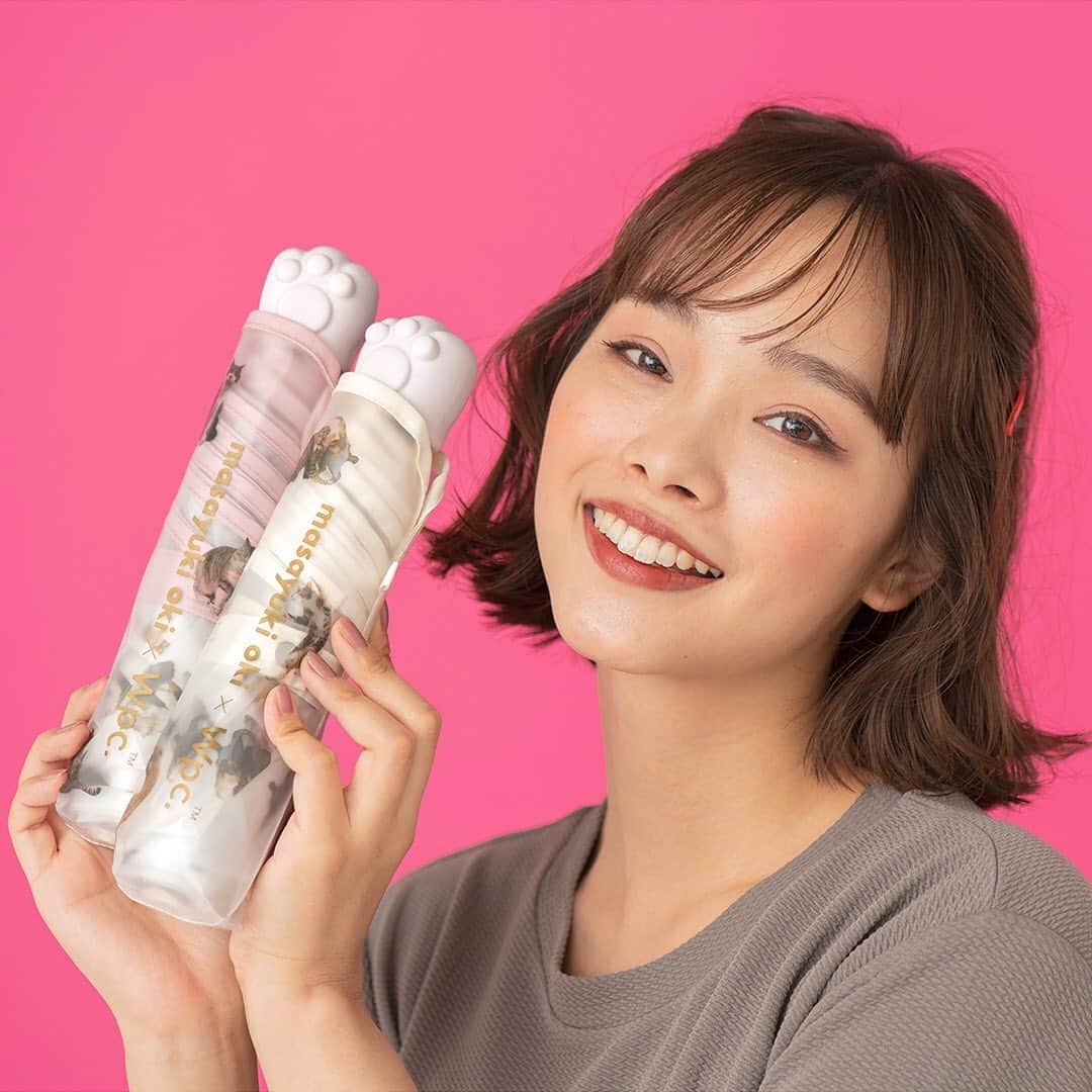 Masayukiのインスタグラム：「【6/11限定★ZOZOTOWNで1000円オフクーポン配布中！】  Masayuki Oki × Wpc.コラボの 折り畳み雨傘と折り畳み日傘。 1000円クーポン使えるみたいです。  #それってつまり今日だけお得って事!? #cat #ねこ #wpc」