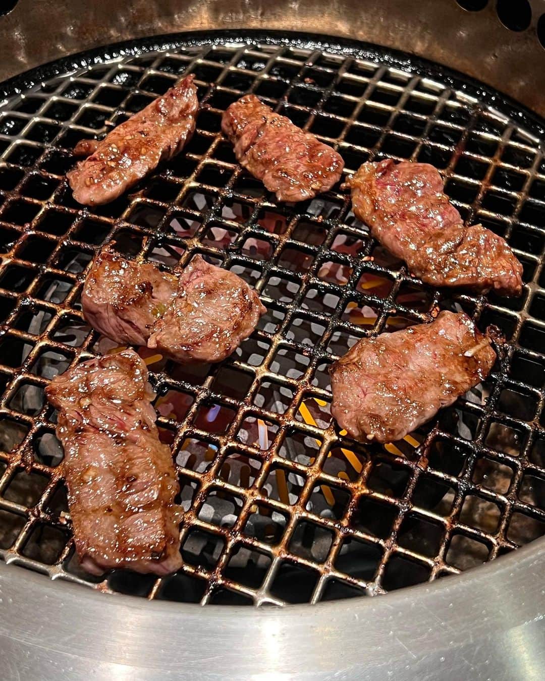 アクア新渡戸さんのインスタグラム写真 - (アクア新渡戸Instagram)「久しぶりの焼肉🥩‪🔥  めちゃくちゃ美味しかった(♡´艸`) 肉欲復活⸜(* ॑꒳ ॑* )⸝   #焼肉ディナー🥩‪🔥  #家族時間」6月11日 22時47分 - amiaquanitobe