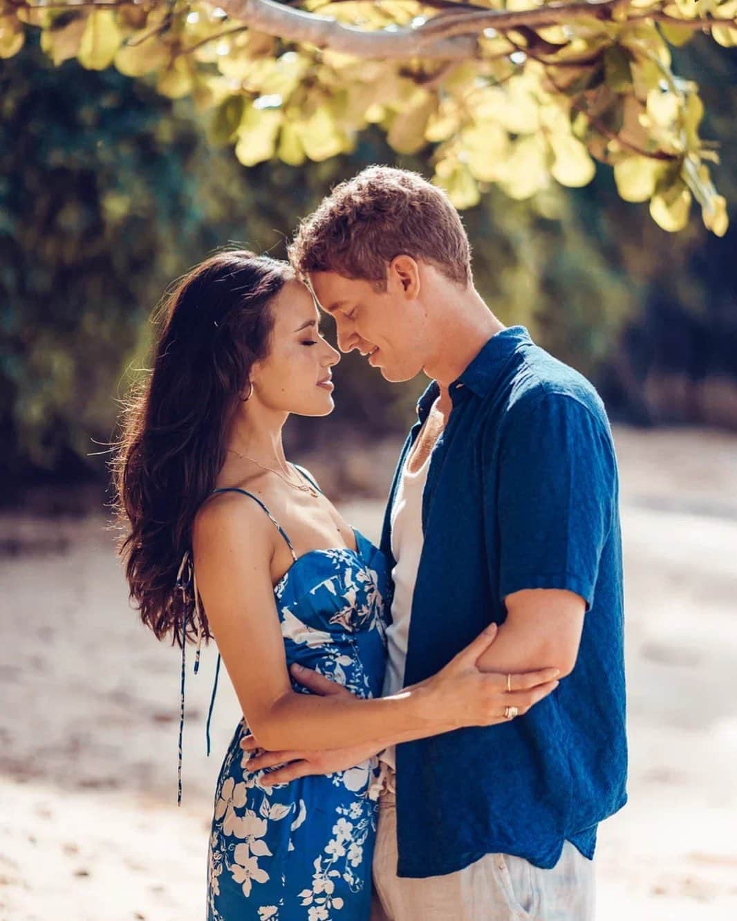 マディソン・チョックのインスタグラム：「6.11.22 💍🥰 Engaged to my best friend one year ago today ❤️🥲」