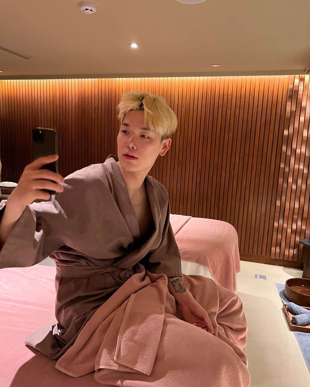 ZELO さんのインスタグラム写真 - (ZELO Instagram)「Thanks to you, I was able to relax and finish the dance workshop well 🕺🏻✨  @thesalilhotelriversidebangkok」6月11日 22時51分 - byzelo