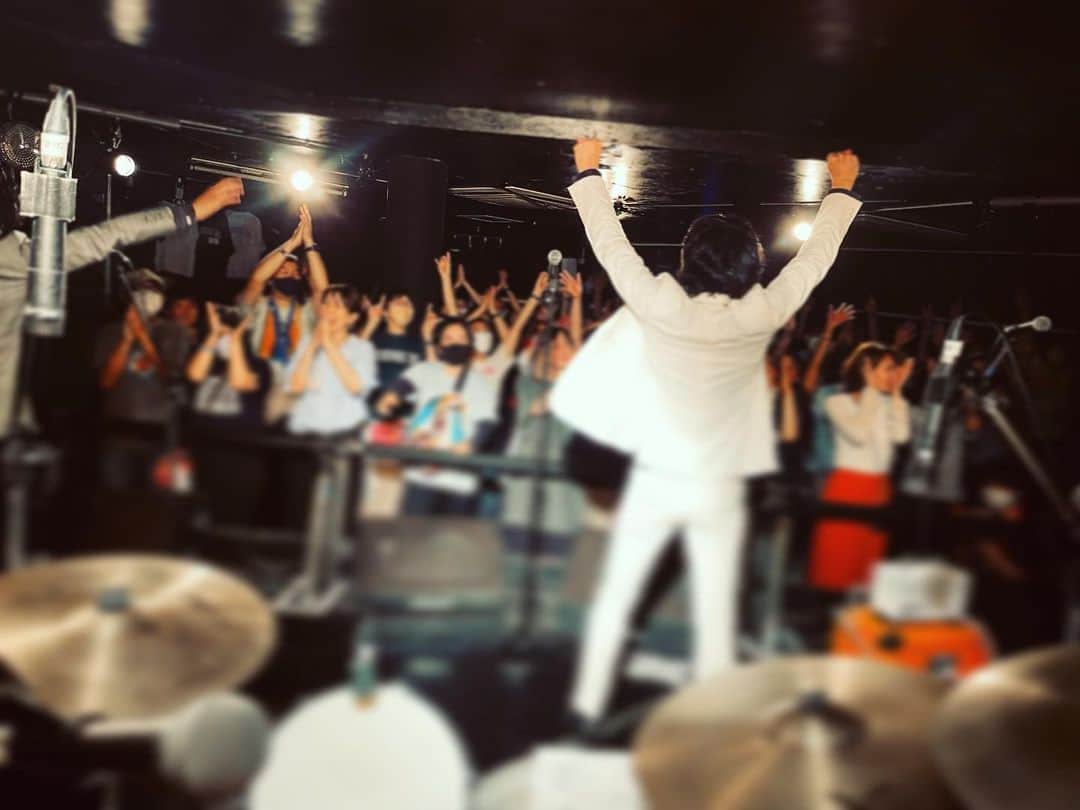 オカモト"MOBY"タクヤのインスタグラム：「盛岡club changeの20周年。 9年振り10回目の、キミとオレのマンツーマン！ #スクービー」