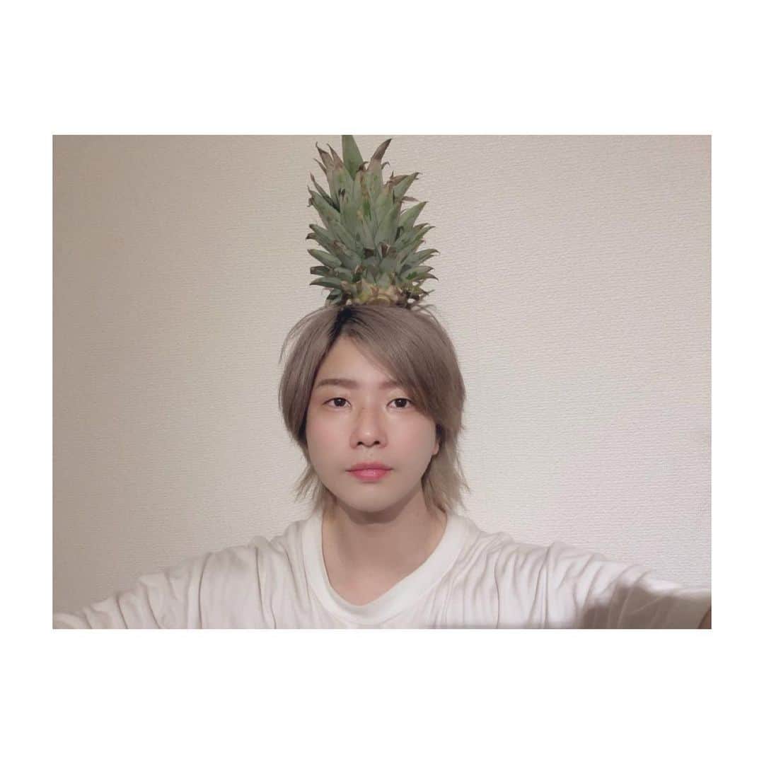 正田尚大のインスタグラム：「川渡瞬己、誕生日おめでとう！🍍  #川渡瞬己  #ハイキュー」
