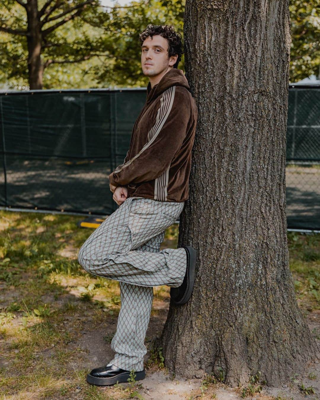 のインスタグラム：「Caught the best vibe with @lauvsongs backstage at #GovBallNYC ⭐️」